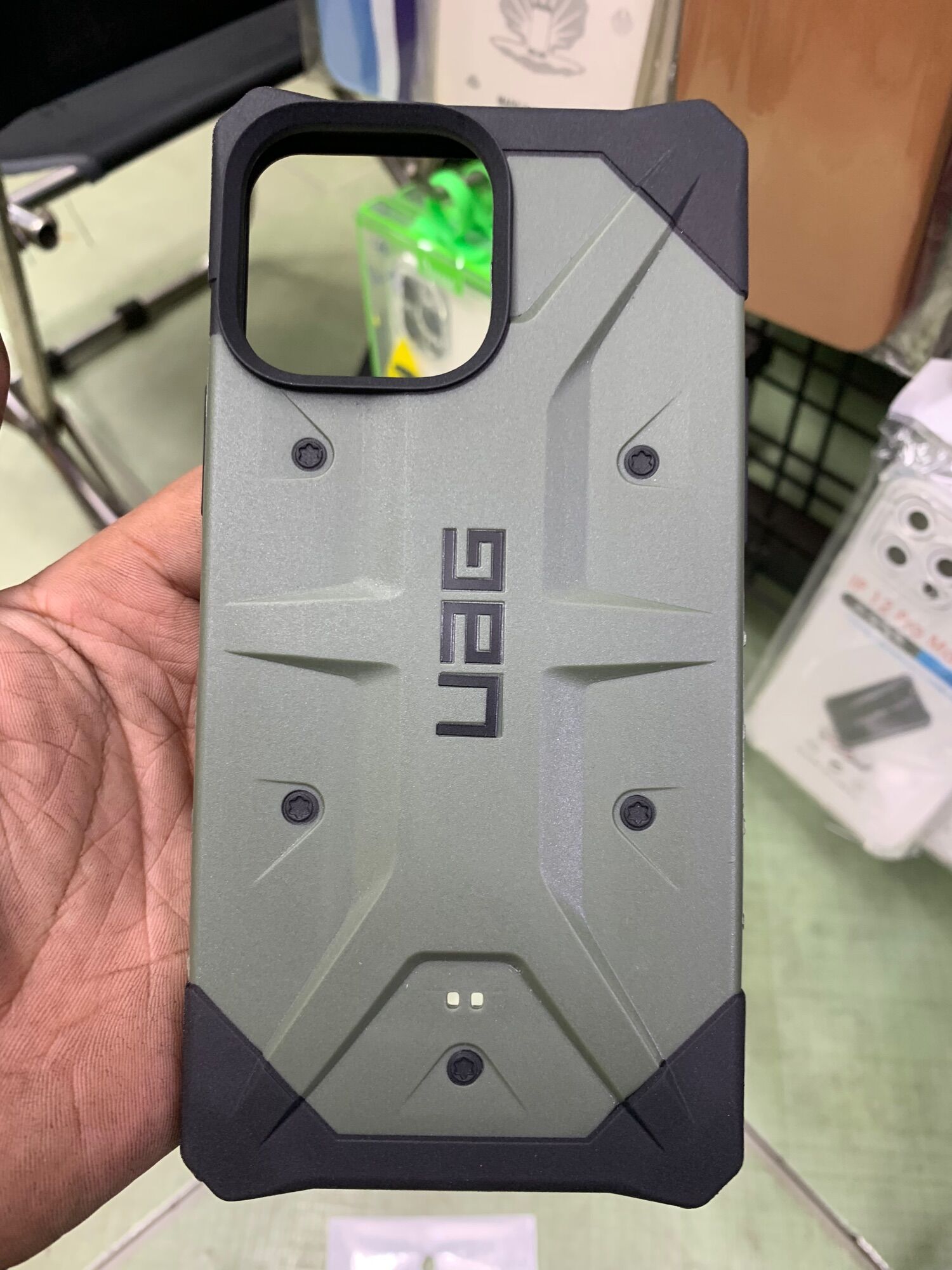 Ốp lưng iPhone 13 Promax dày chống sốc UAG
