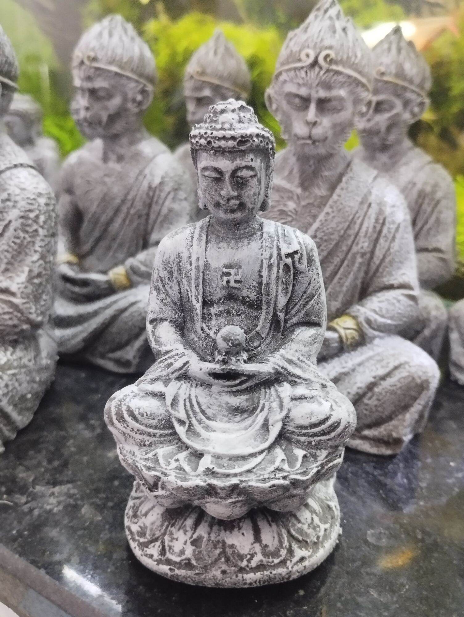 Tượng Phật ngồi thiền