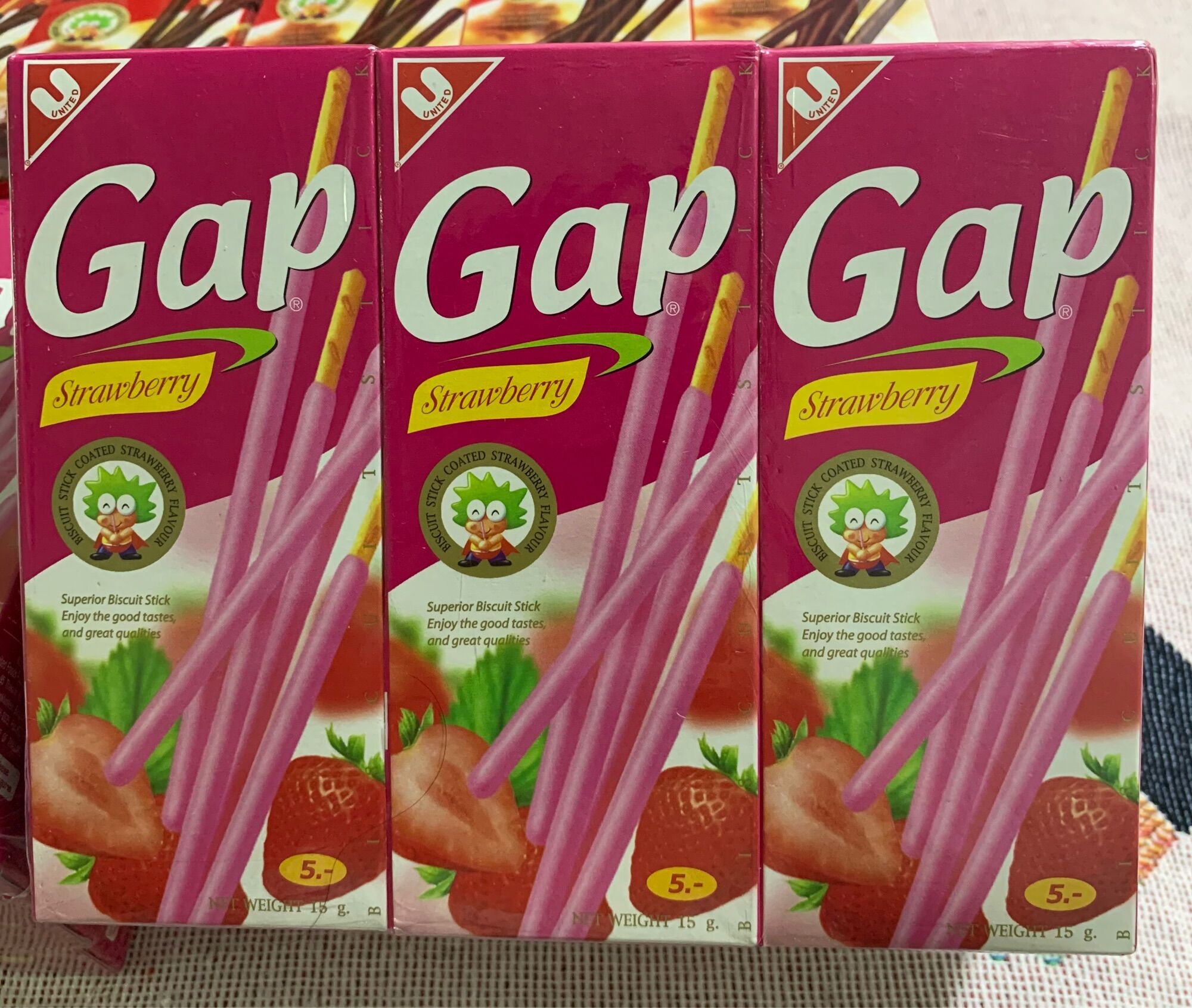 Bánh que Gap vị dâu và so co la