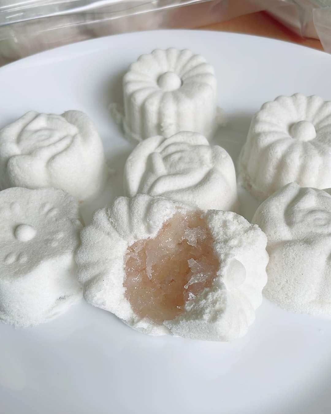 Bánh in dẻo nhân dừa non