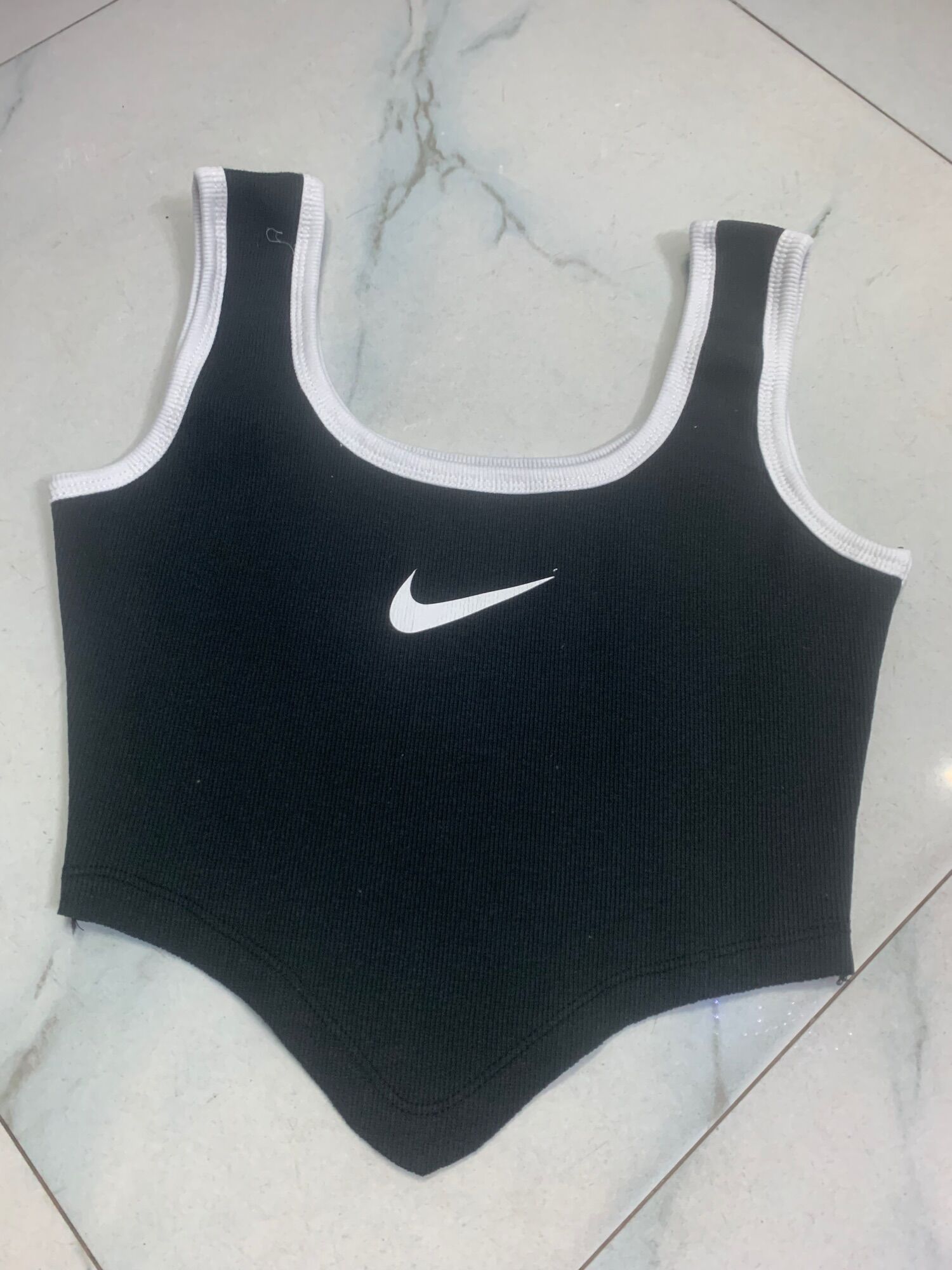 Áo croptop siêu xinh [HCM] có sẵn