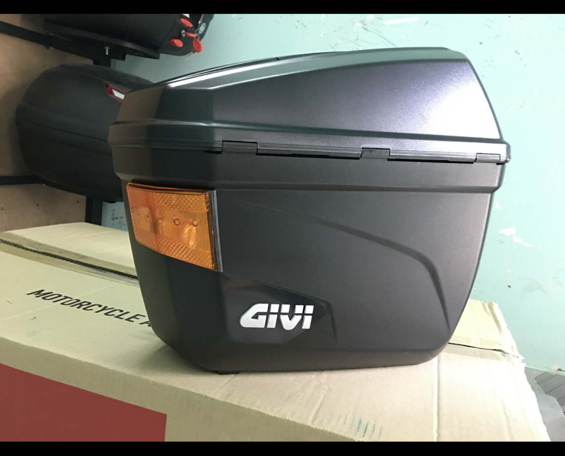 Thùng hông Givi E22NS lắp cho HONDA Rebel