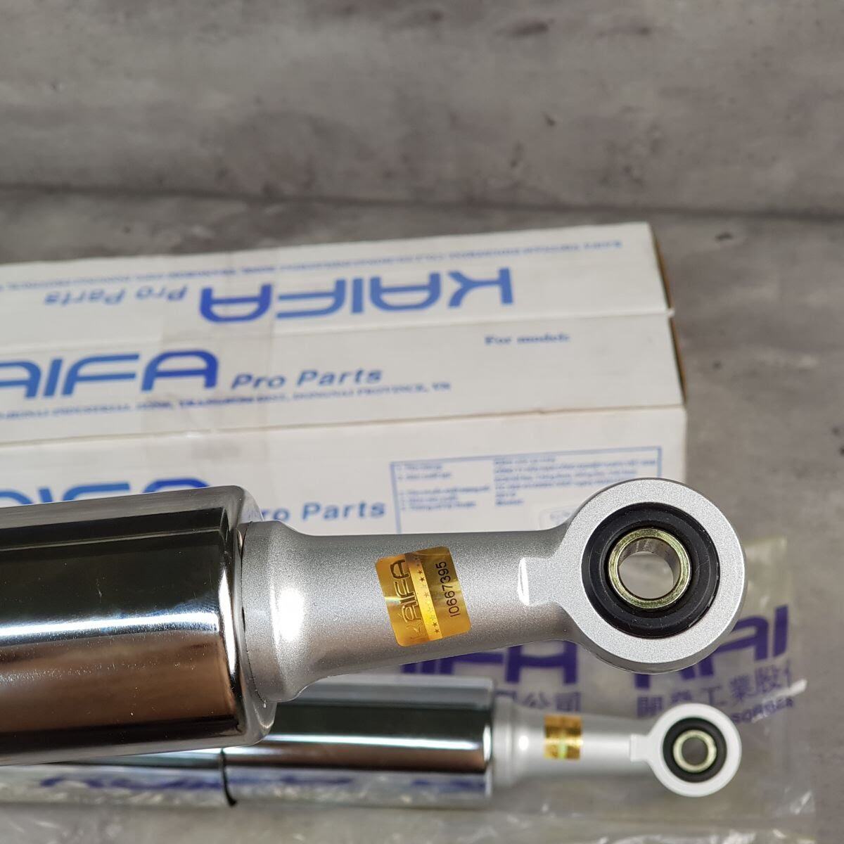 Phuộc sau - Dream hiệu KaiFa ( 1 cặp ) 33cm