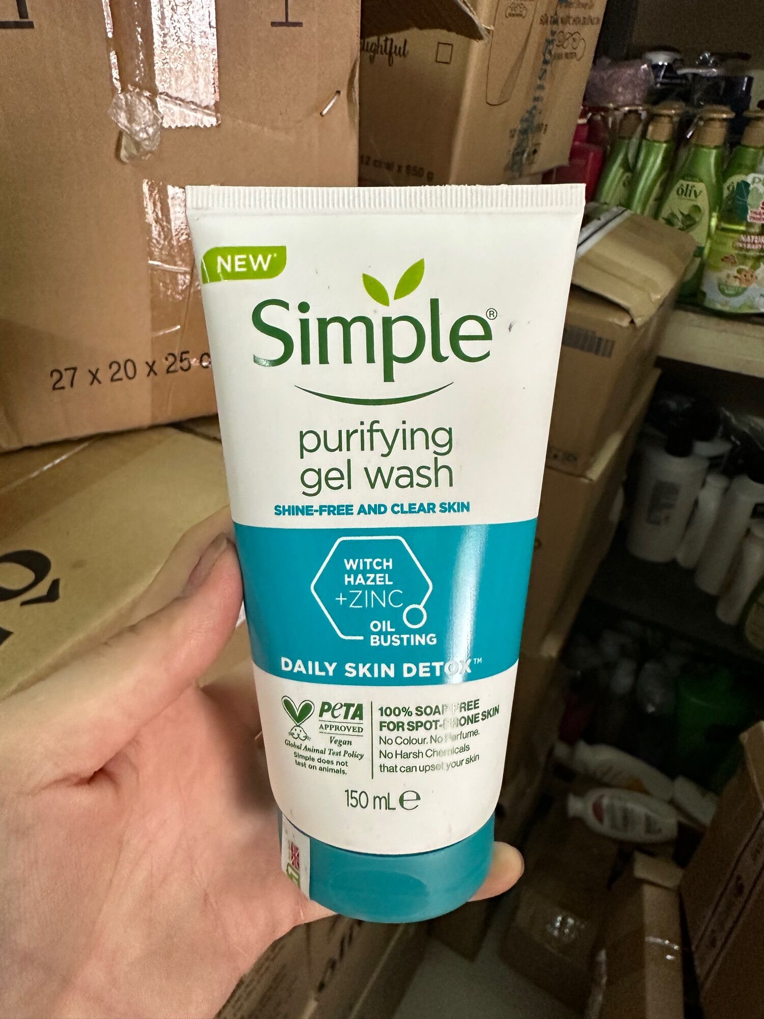 Sữa rửa mặt simple kiềm dầu, ngừa mụn 150ml