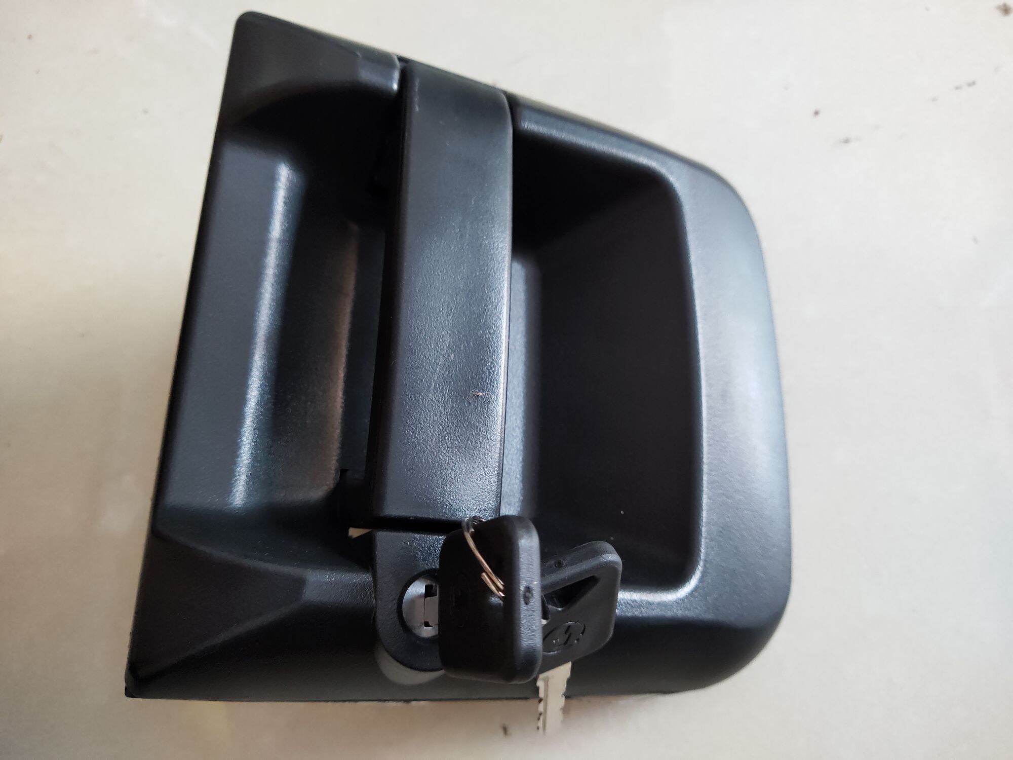 Tay mở cửa ngoài Shacman M3000 bên trái L