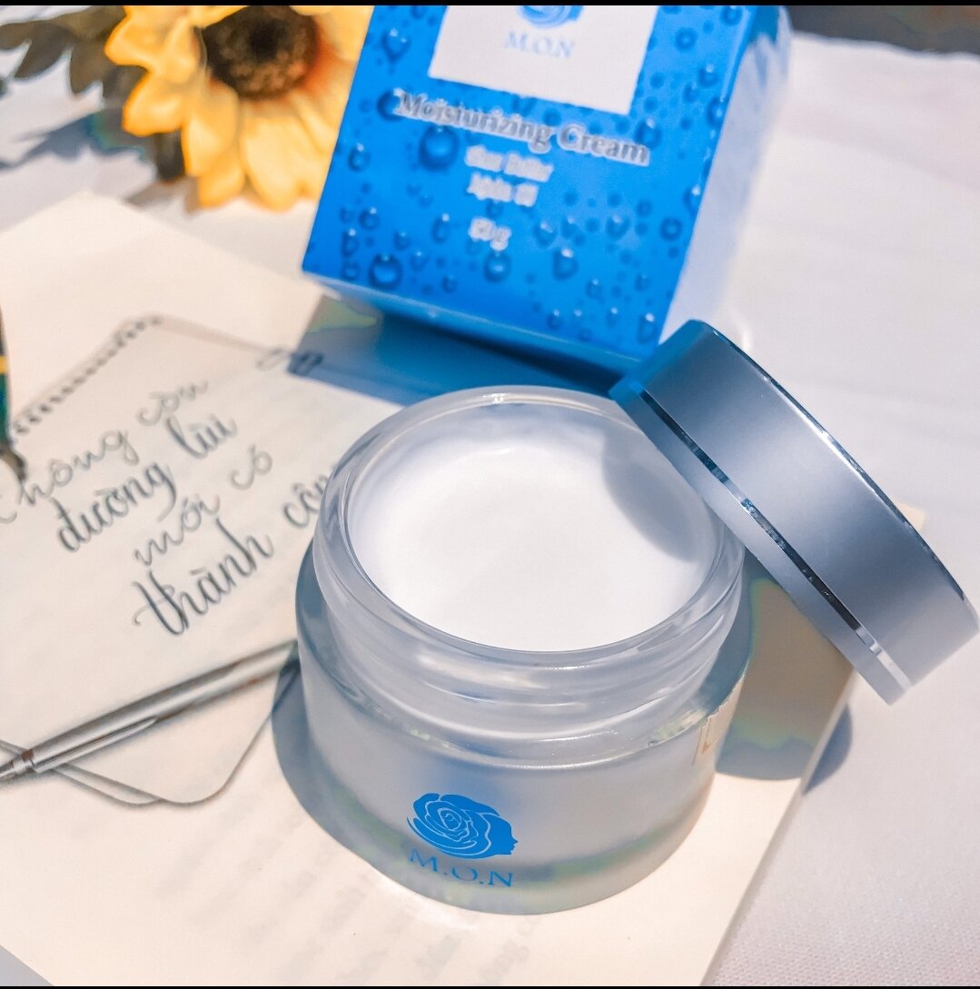 Kem dưỡng ẩm thiên nhiên MON 50ml