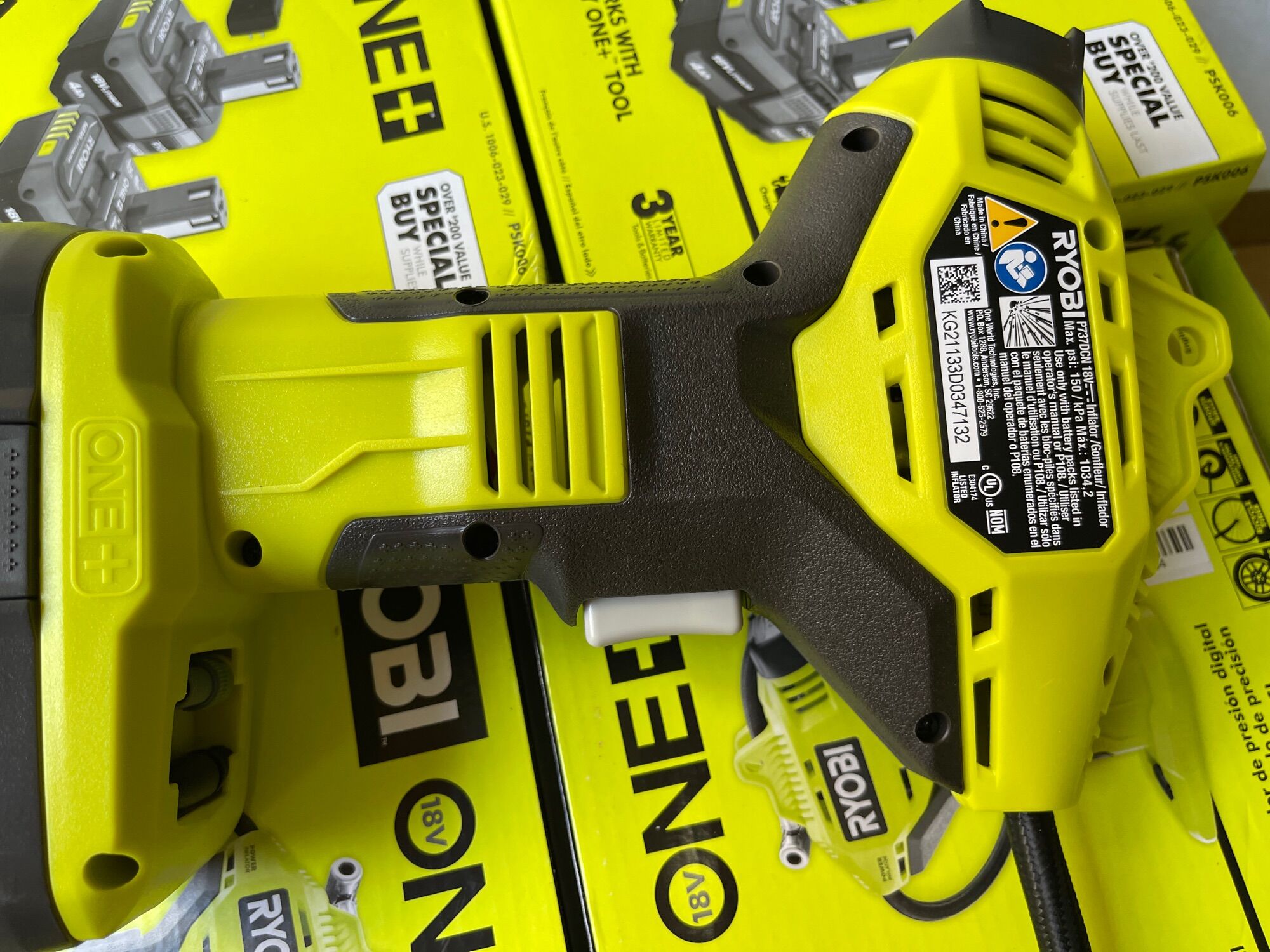 BƠM LỐP XE RYOBI P737