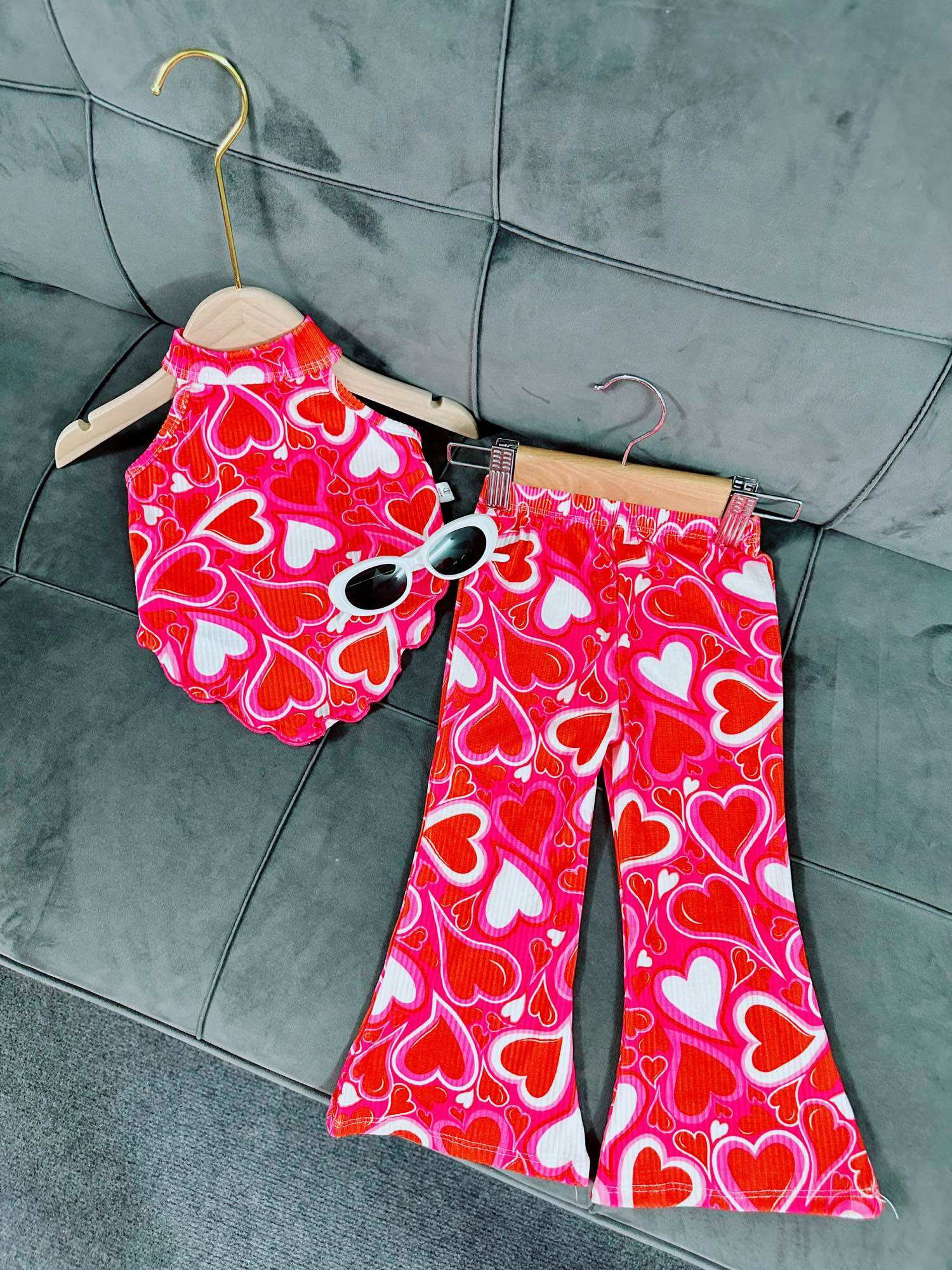 Set thun áo cổ yếm quần loe siêu cưng bé gái