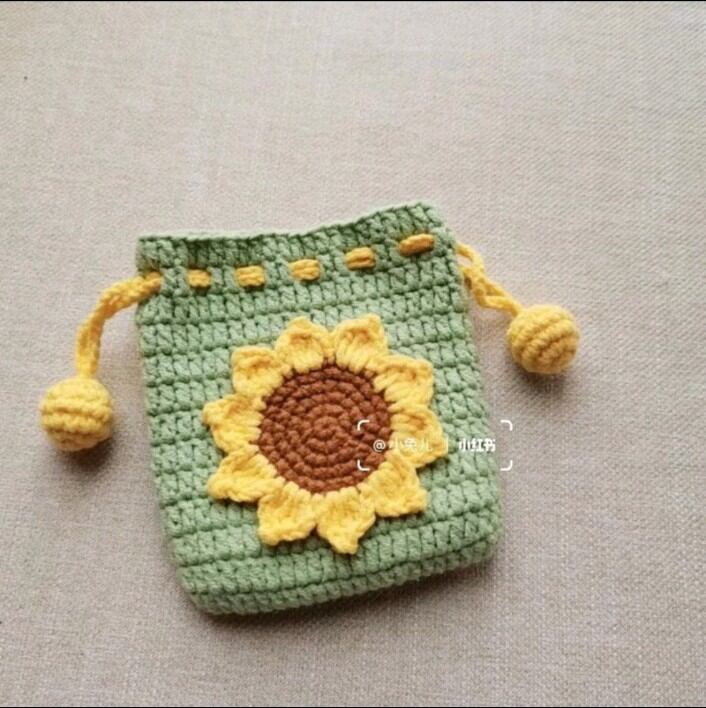 Handmade Drawstring Bag Made of Wool in the Shape of Flowers [Handmade Mushroom]