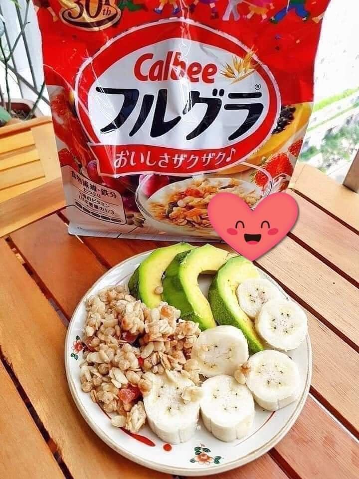 Ngũ Cốc Trái Cây Calbee Màu Đỏ