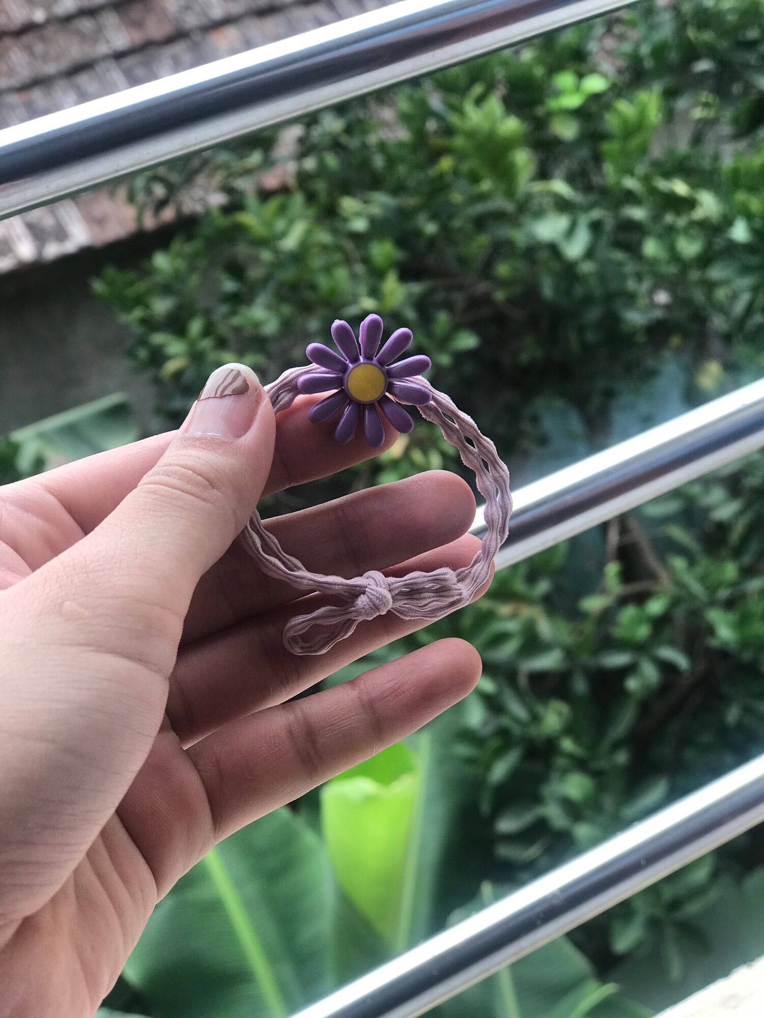 CHUN BUỘC TÓC HOA CÚC