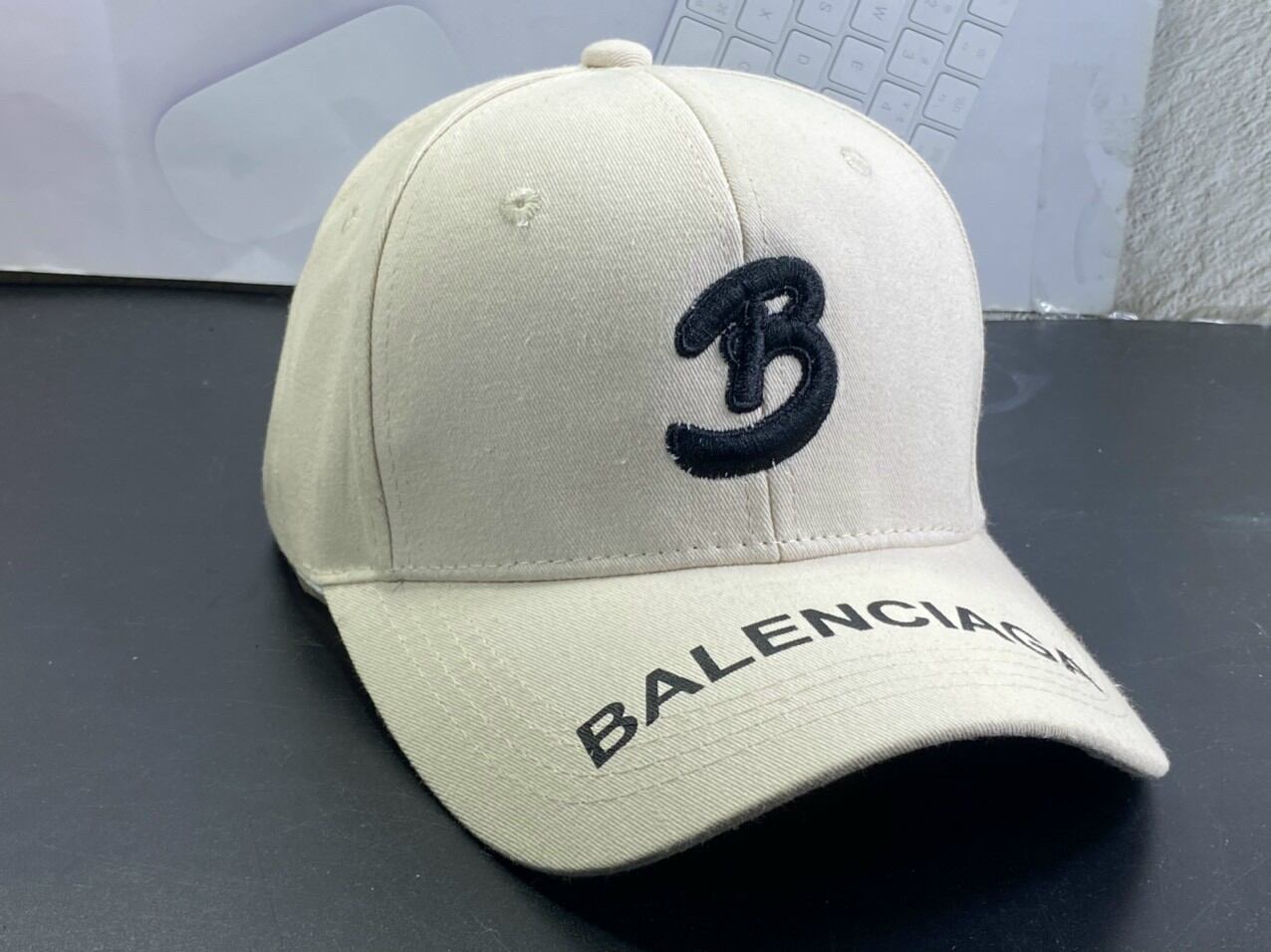 Nón kaki Thêu BALENCIAGA