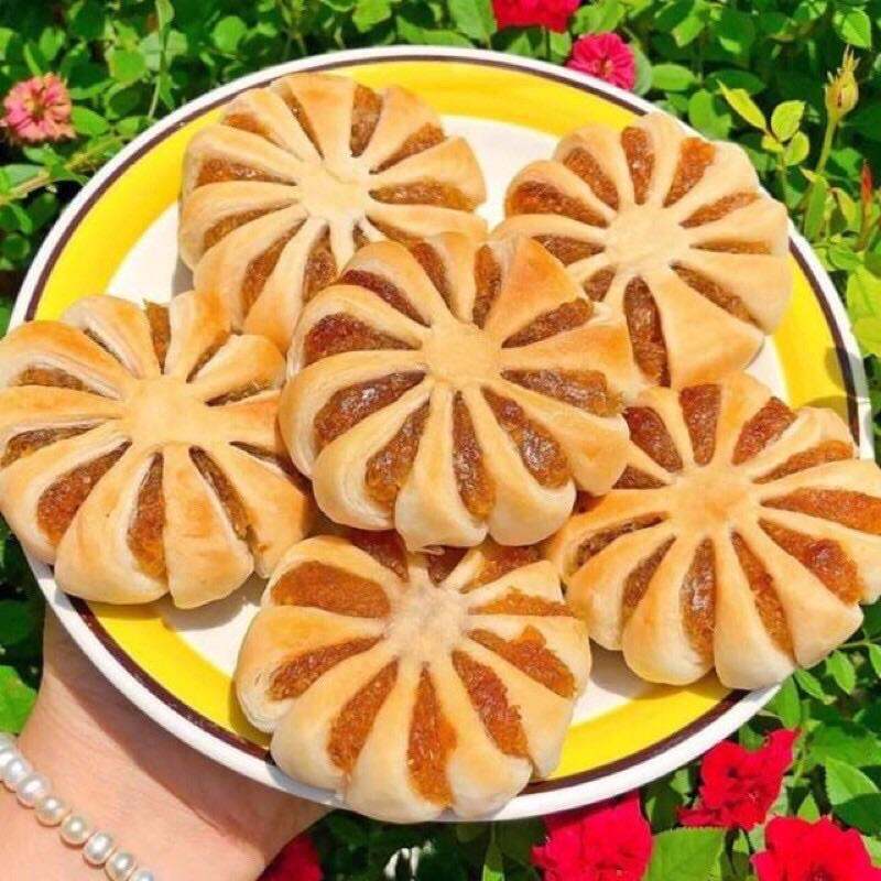 BÁNH HOA MAI NHÂN KHÓM