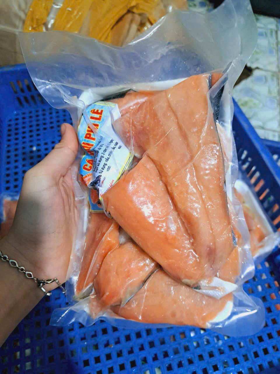 Cá hồi vụn phi lê 1kg (giao tphcm)