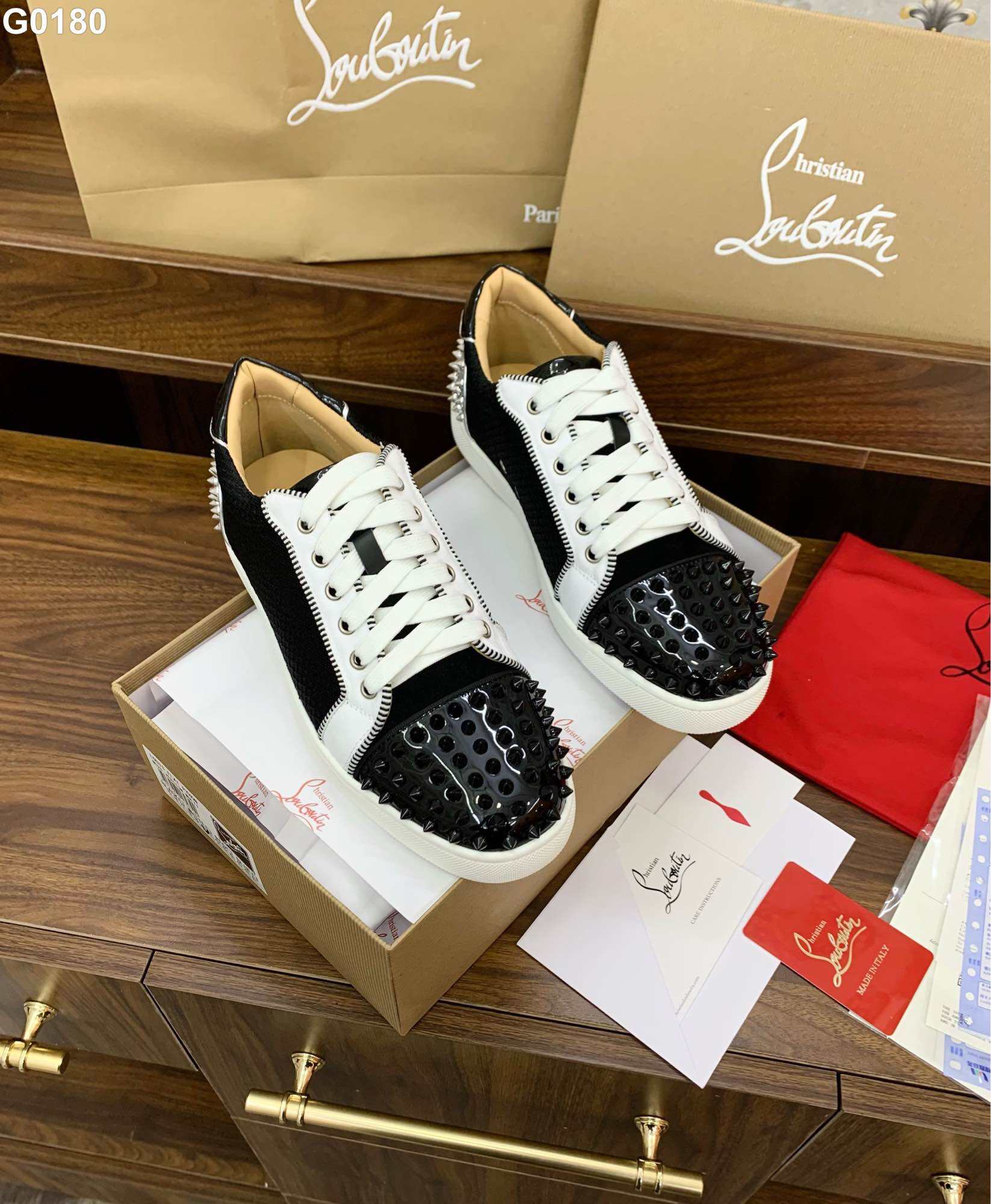 ♨️ HOT🔥Giày sneaker nam 𝕃𝕠𝕦𝕓𝕠𝕦𝕥𝕚𝕟 mũi đinh đen fullbox