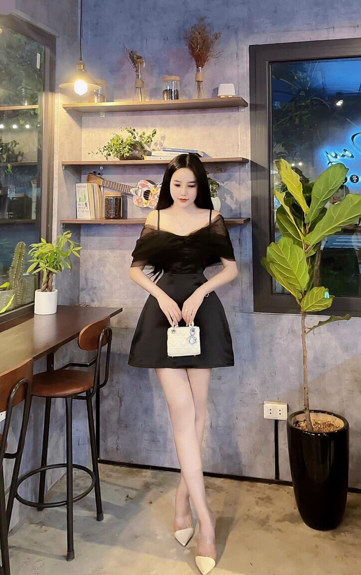 ĐẦM PHI LỤA SIÊU XINH SIÊU TÔN DÁNG NỔI BẬT GIỮA ĐÁM ĐÔNG ....