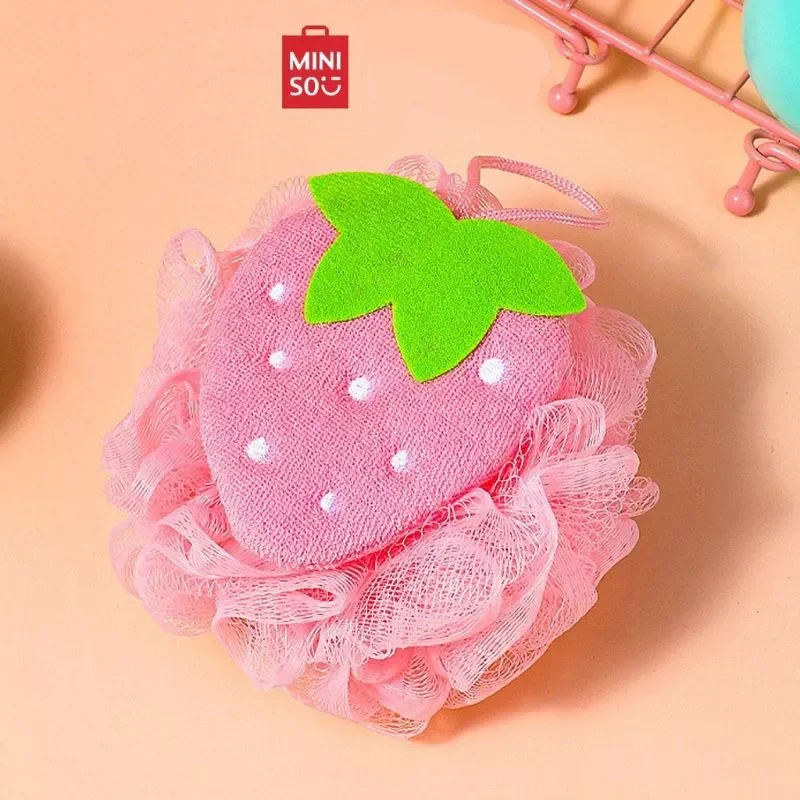 Bông tắm cao cấp gắn quả dâu dễ thương chính hãng Miniso
