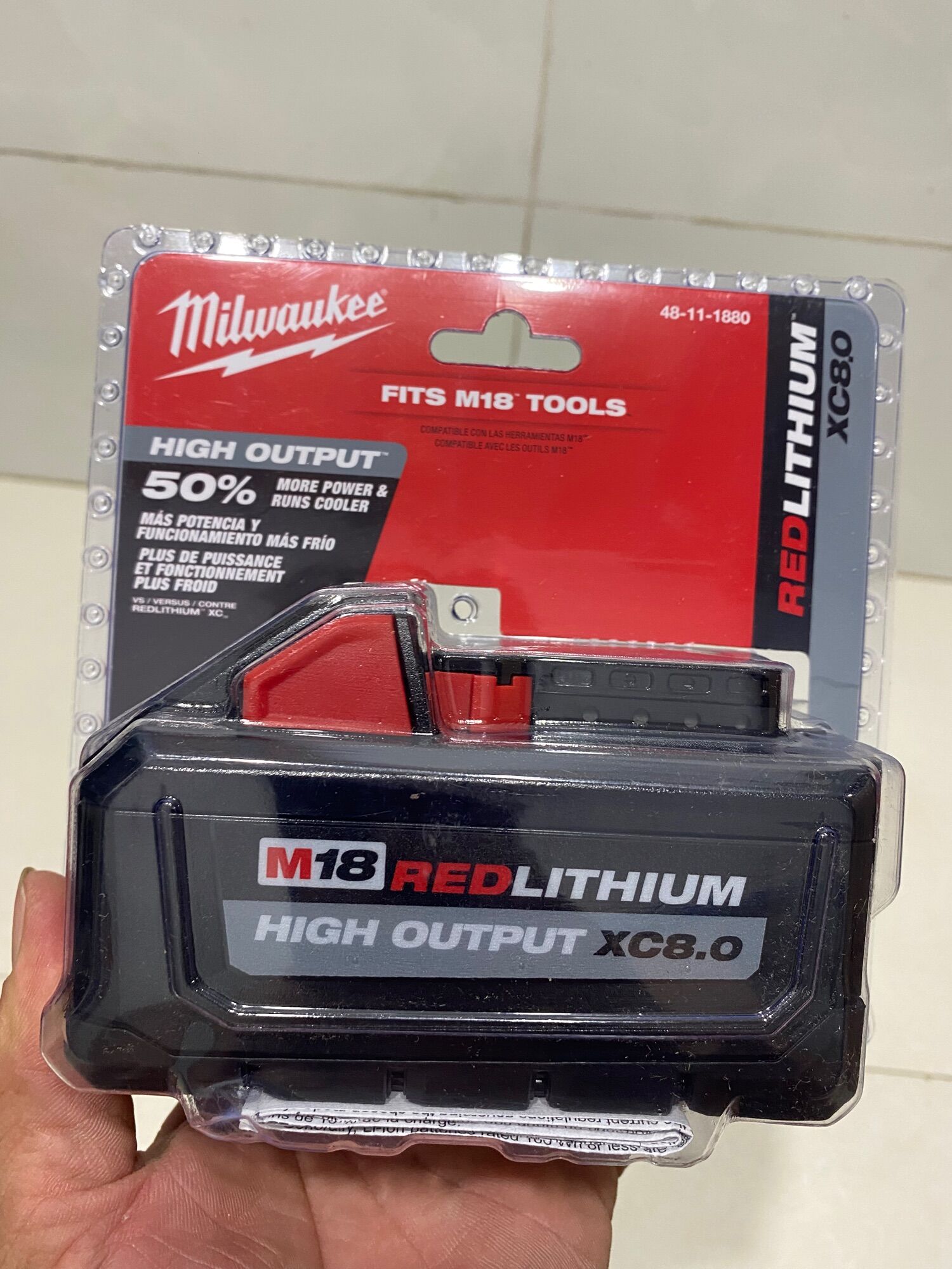 Pin milwaukee 8.0ah pin nhập mỹ về mới 100% .sử dụng tất cả các loại máy milwaukee m18 lh:0938310677