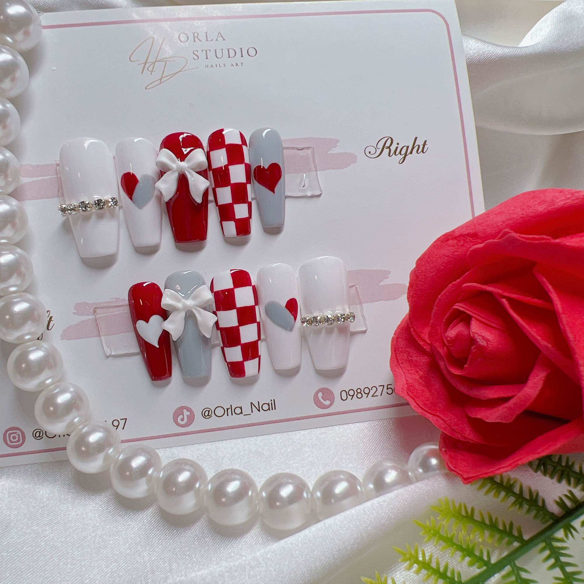 Nailbox vẽ karo nền trắng đỏ D819