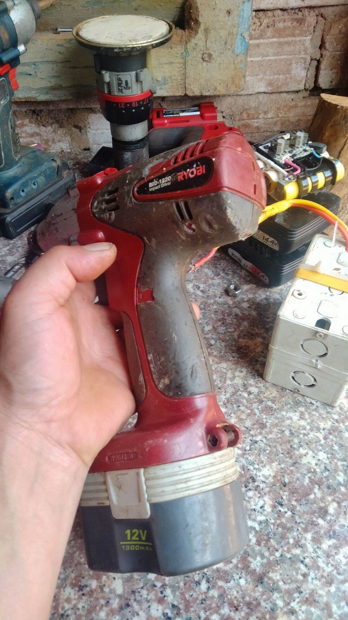 bắn víc ryobi 12v