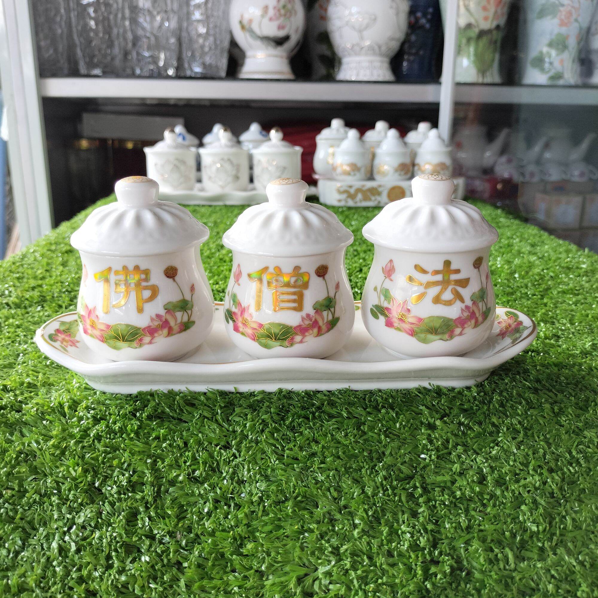 Set of 3 Ceramic Cups with Lids for Worship