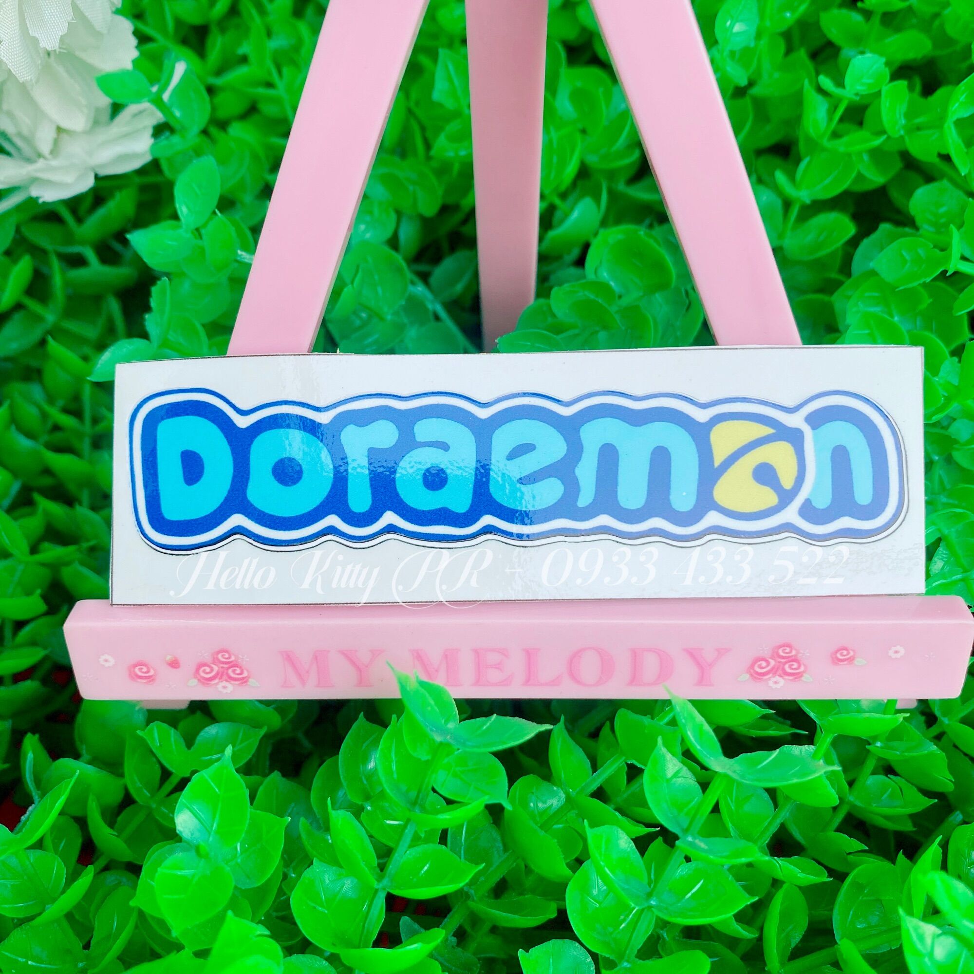 Decal dán trang trí ( ổ điện, nón bảo hiểm, xe, tủ lạnh ) Doraemon Doremon