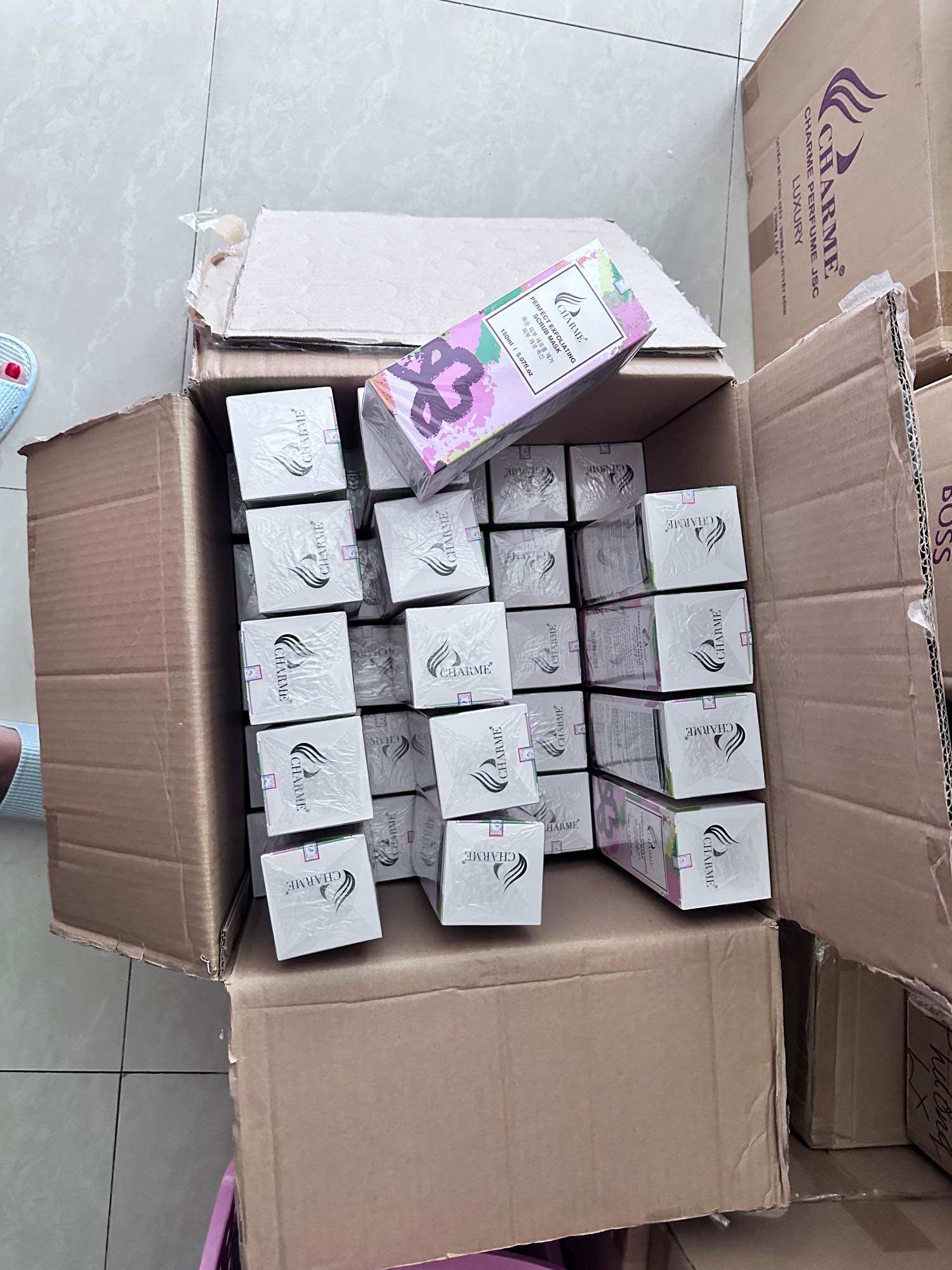 Tẩy tế bào chết mặt C.H.A.R.M.E 150ml