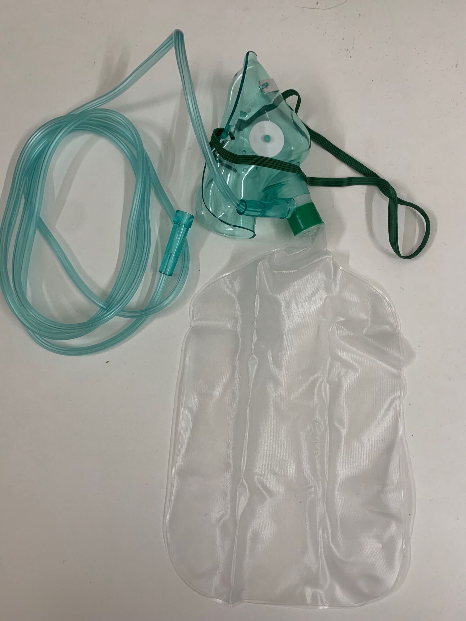 Mặt nạ thở oxy, Mask thở oxy có túi và không túi