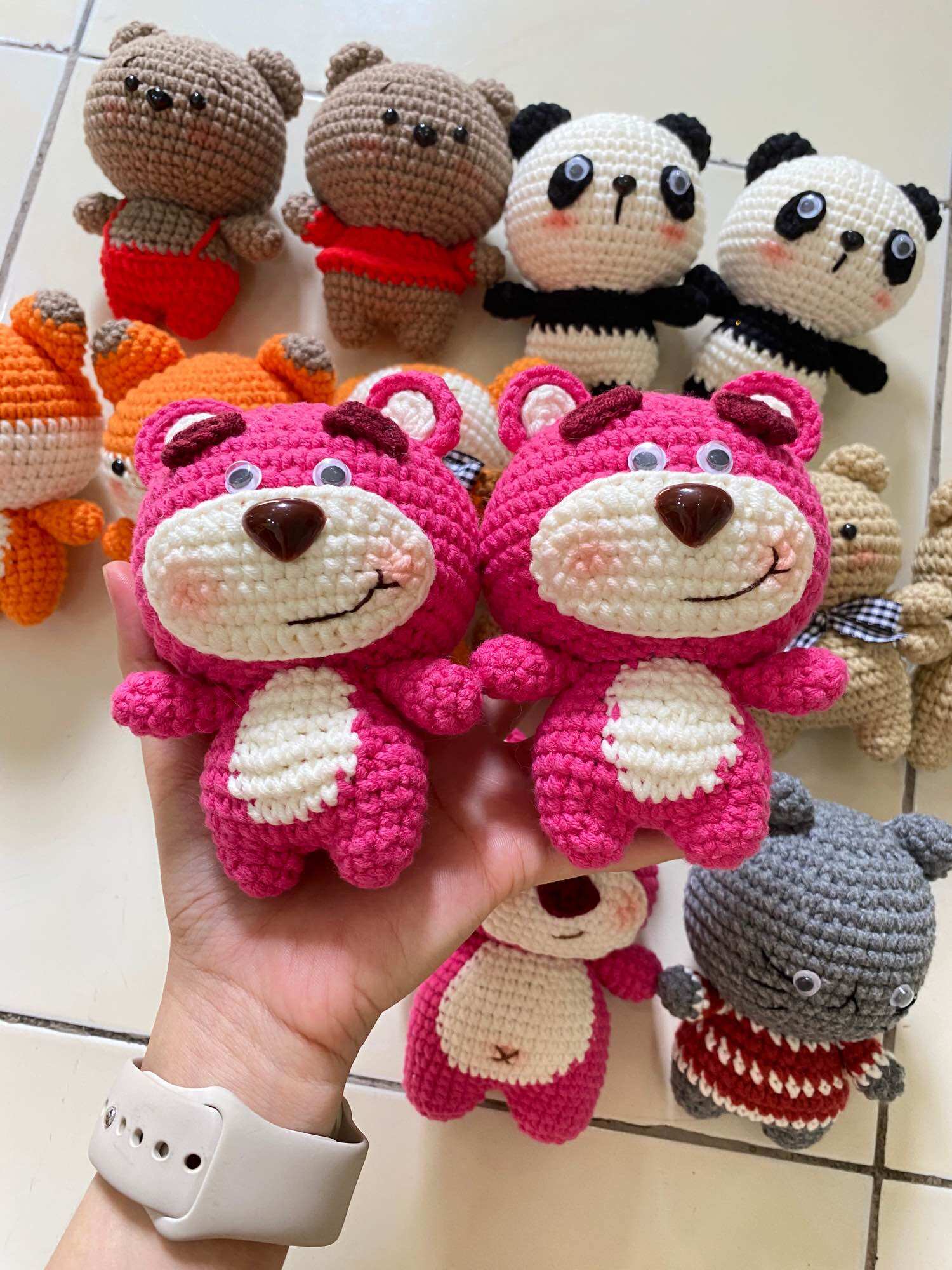 Gấu Dâu Lotso Handmade bằng len