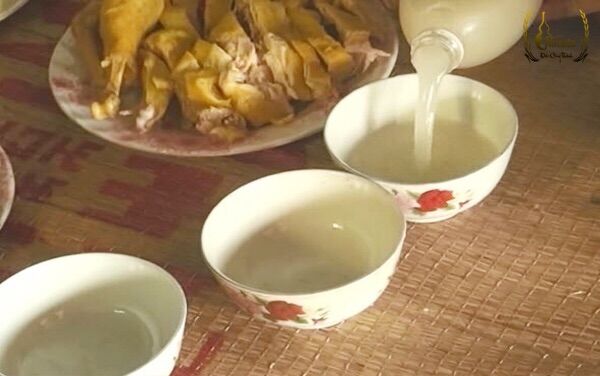 Rư…o..u.. nếp đục giá 150k/2lit