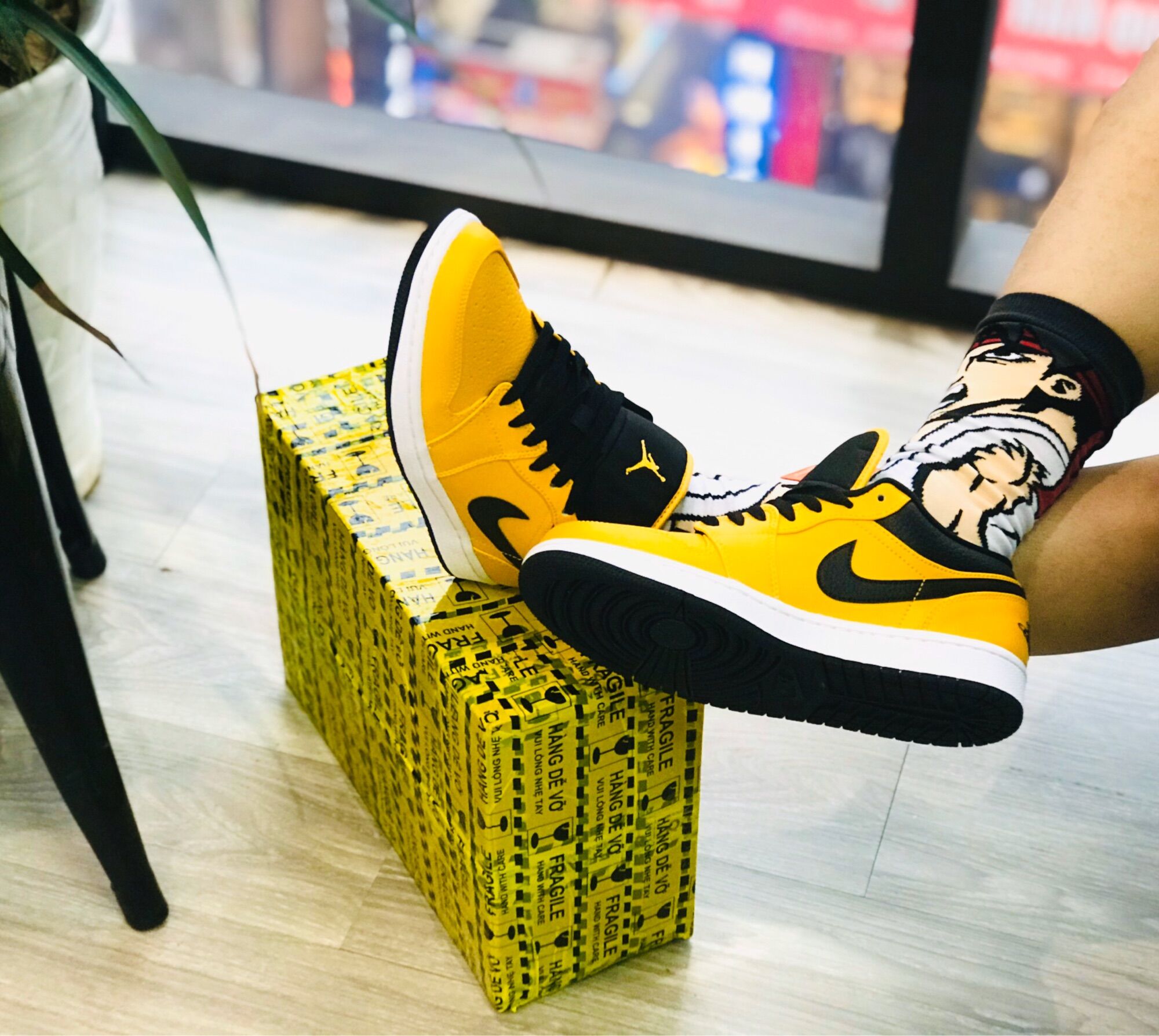 Giày Nike Air Jordan 1 Low University Gold Black (chính hãng)