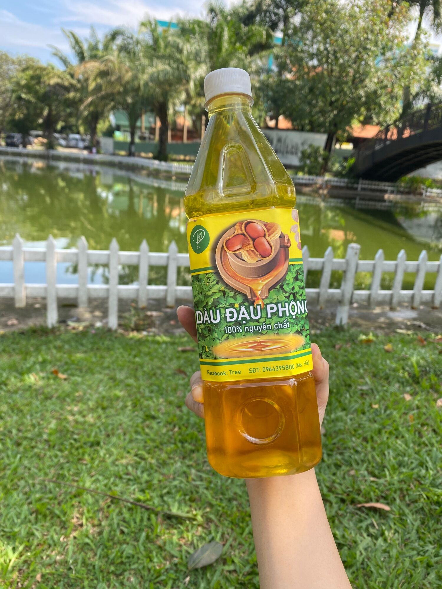 Dầu đậu phộng nguyên chất 1L