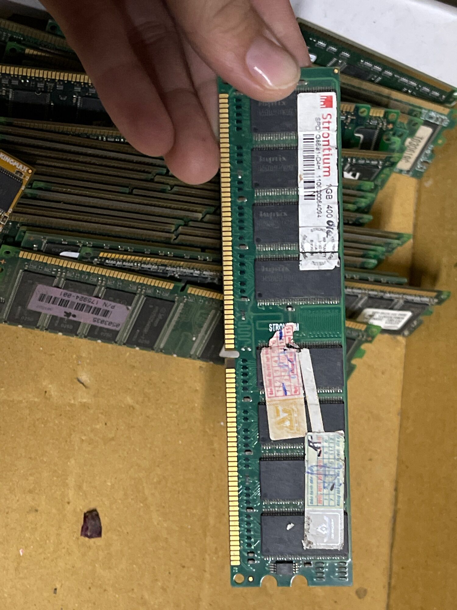 DDR desktop computer 1GB bus 333 / 400 Ram