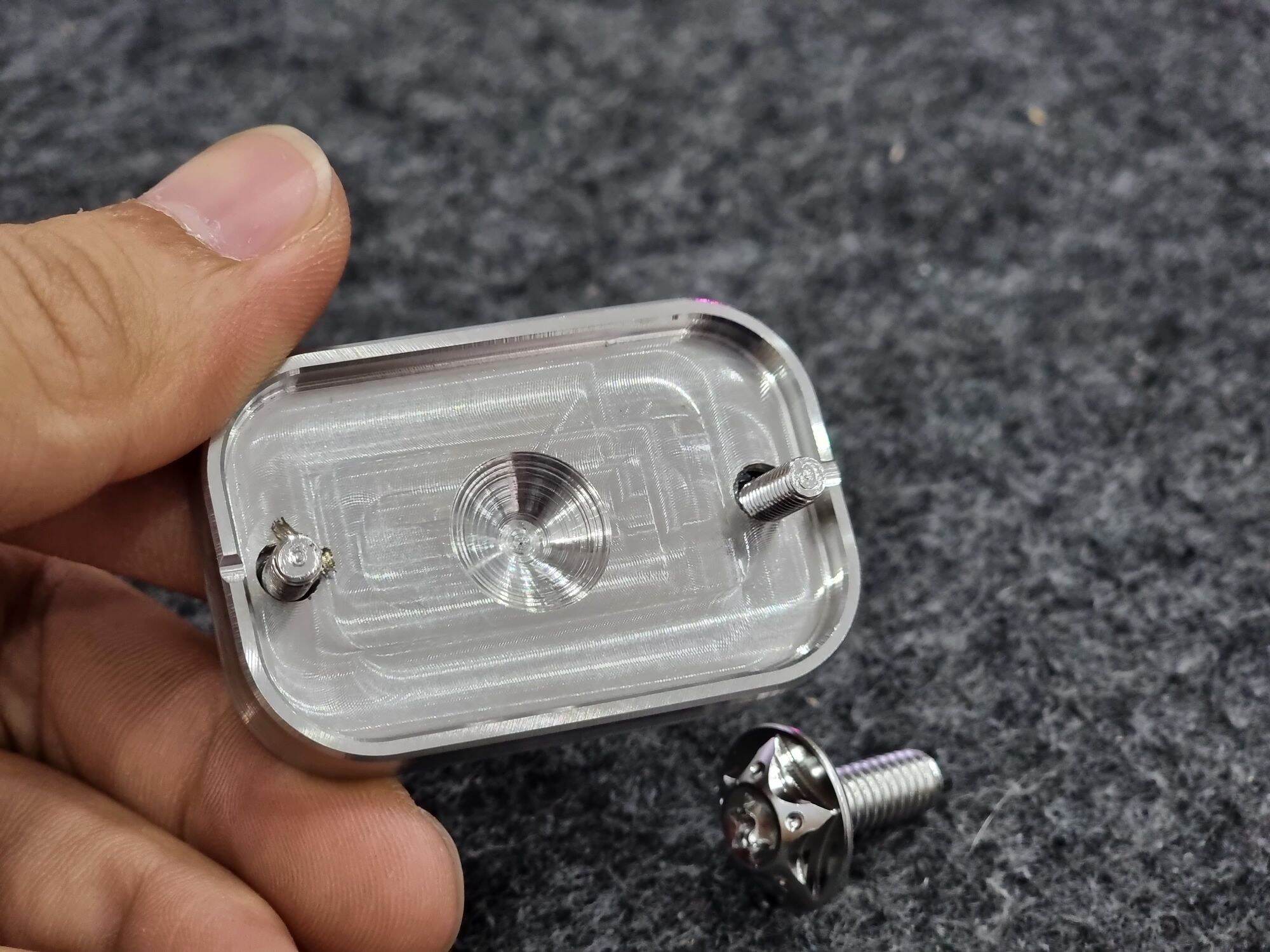 nắp bình dầu tay thắng trước inox không gỉ