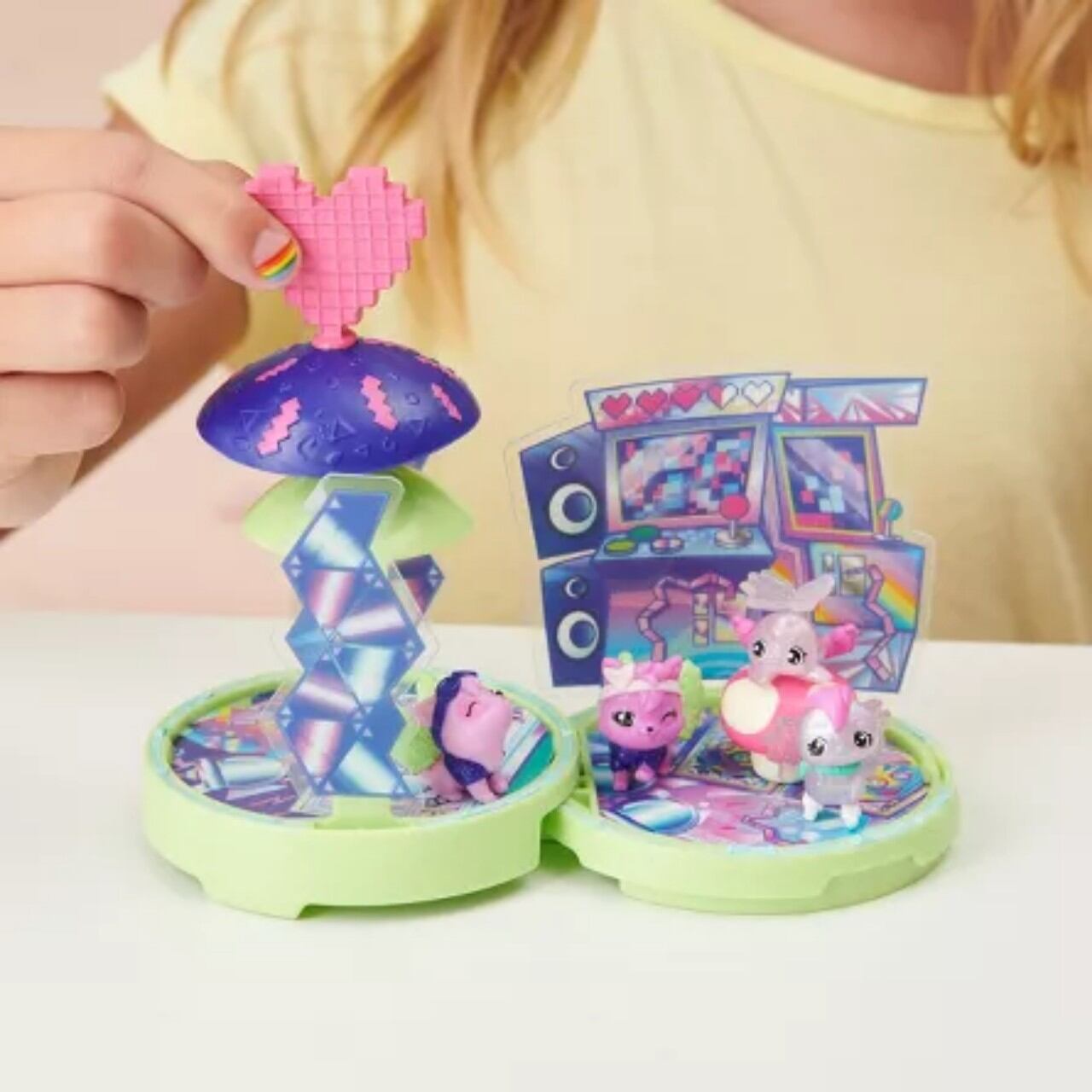 Trứng đồ chơi Hatchimals
