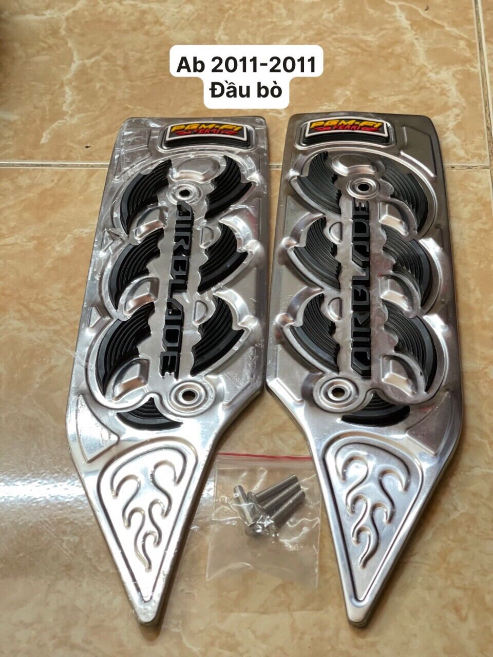 Lót chân inox bọc cao su ab 2011-2012 đầu bò