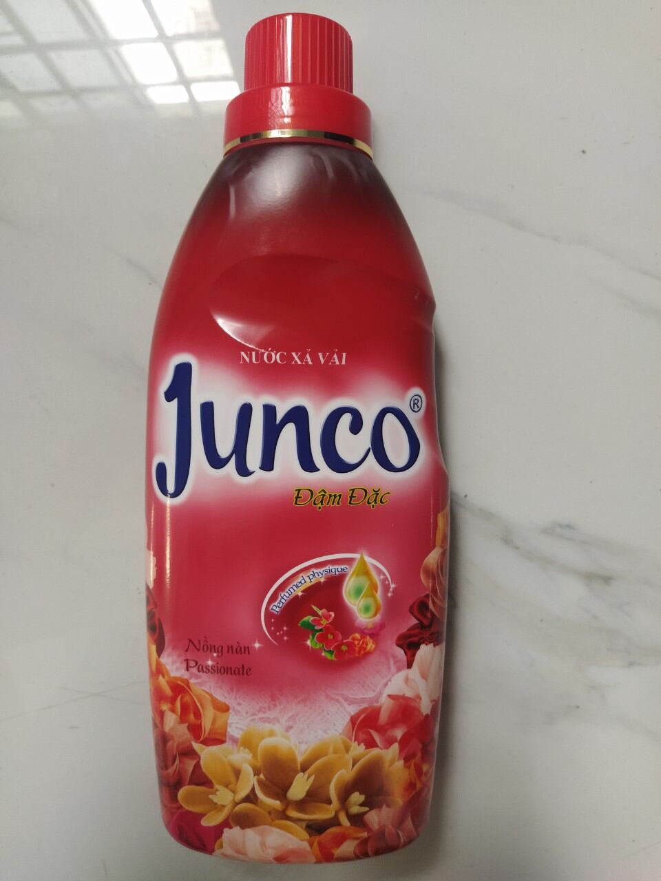 NƯỚC XẢ VẢI JUNCO CHAI 800ml