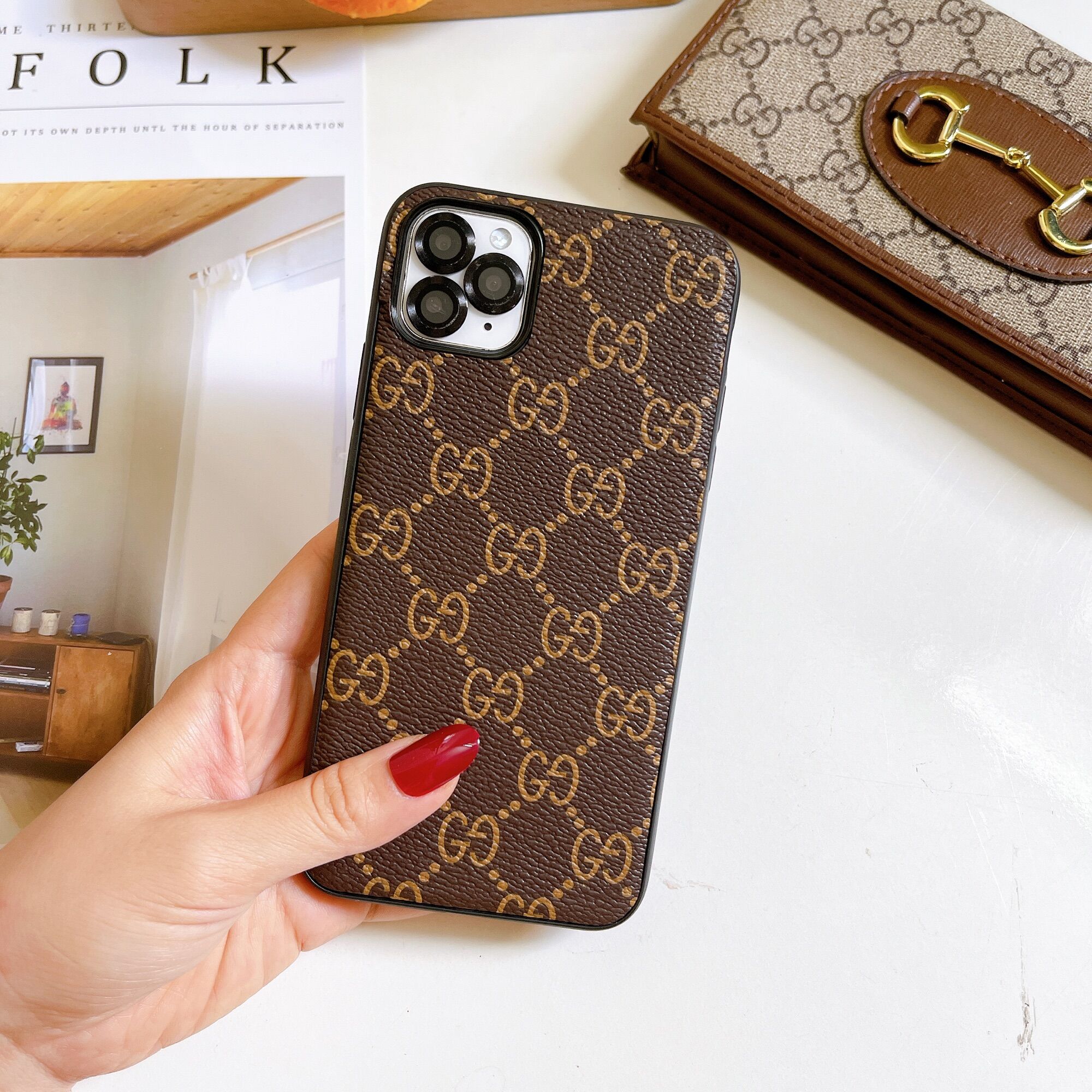 Ốp lưng iphone silicon GUCCI