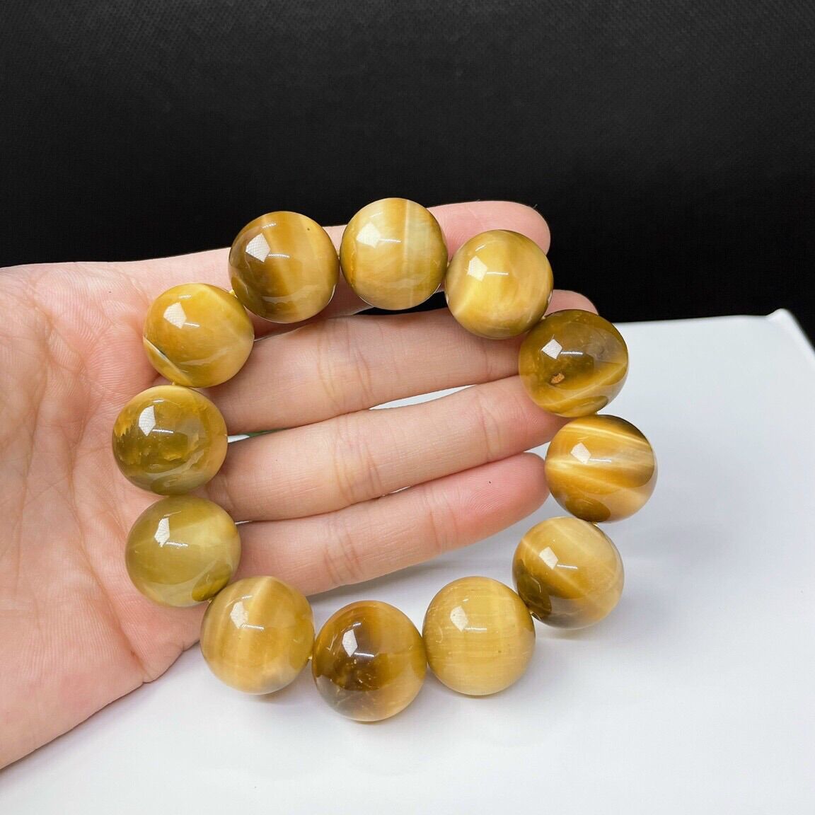 Vòng đá mắt hổ tâm vàng 20li bao đẹp
