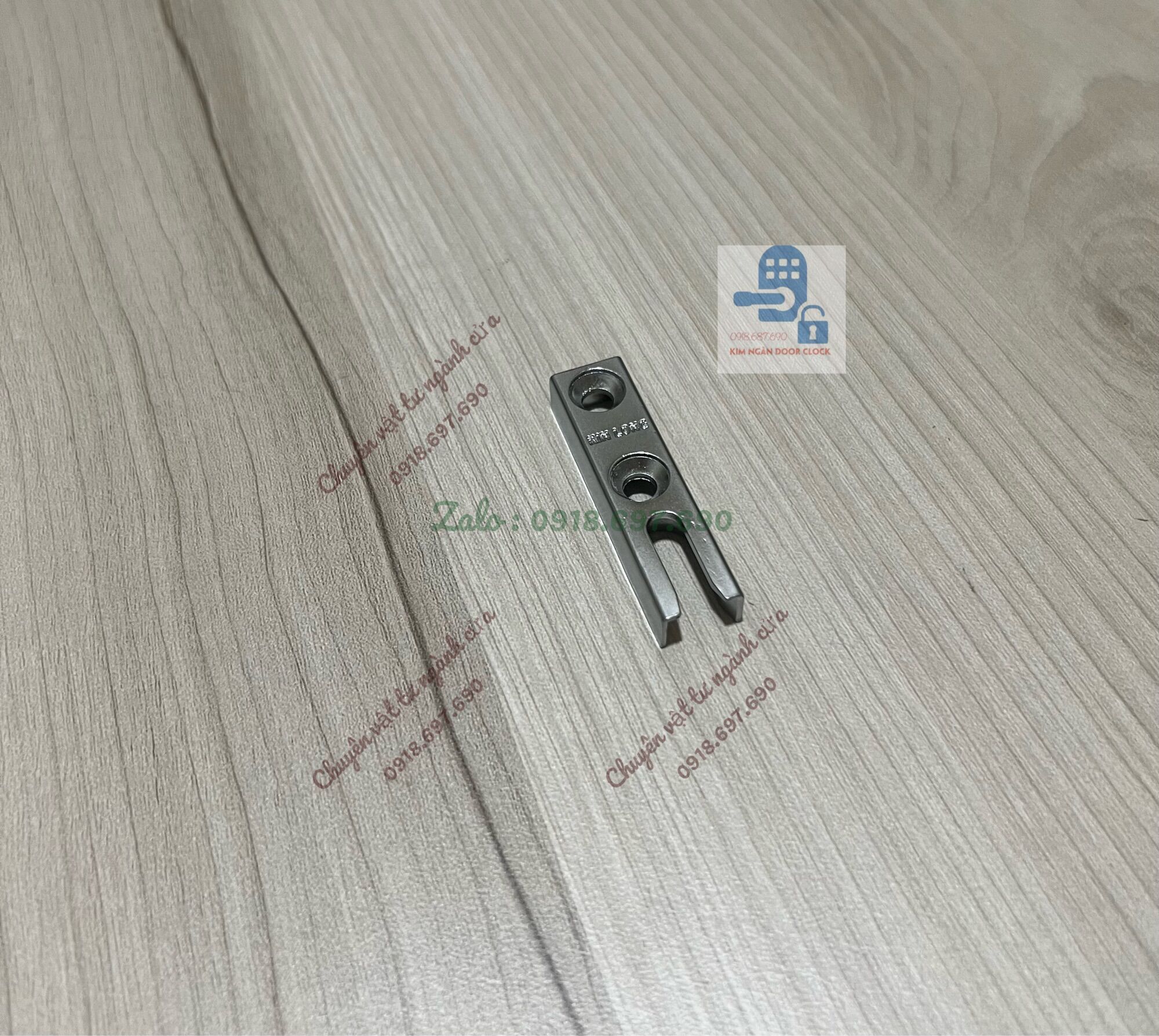 Vấu hãm thanh chuyển động cửa lùa xingfa