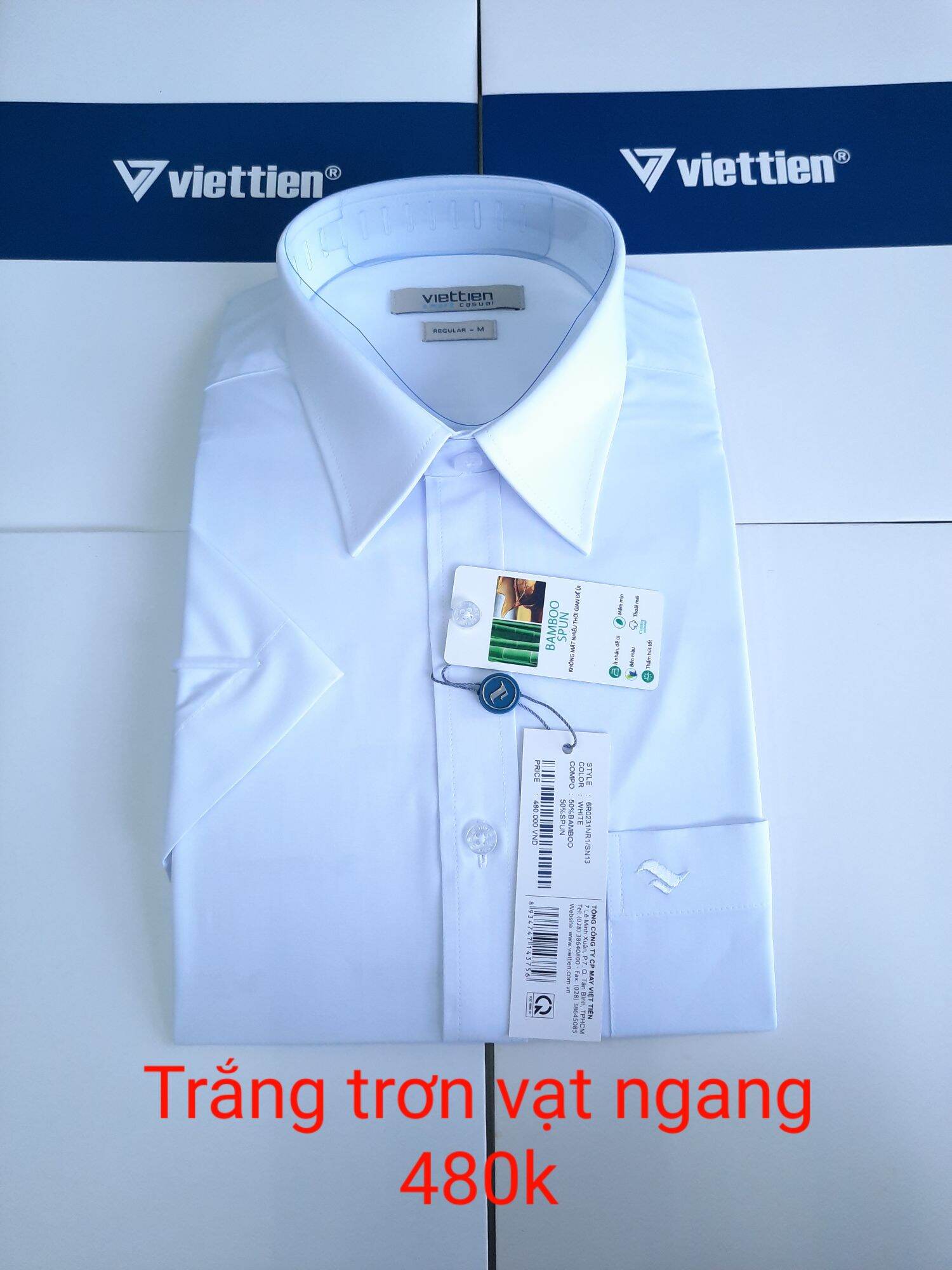 Áo trắng tay ngắn vạt ngang Việt Tiến