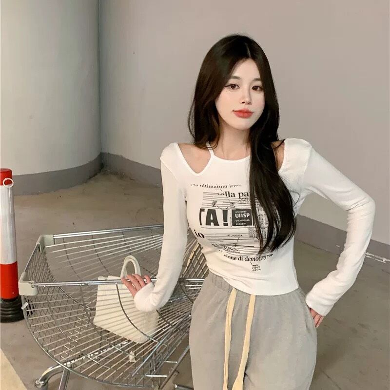 Áo croptop cổ yếm in hình tay dài