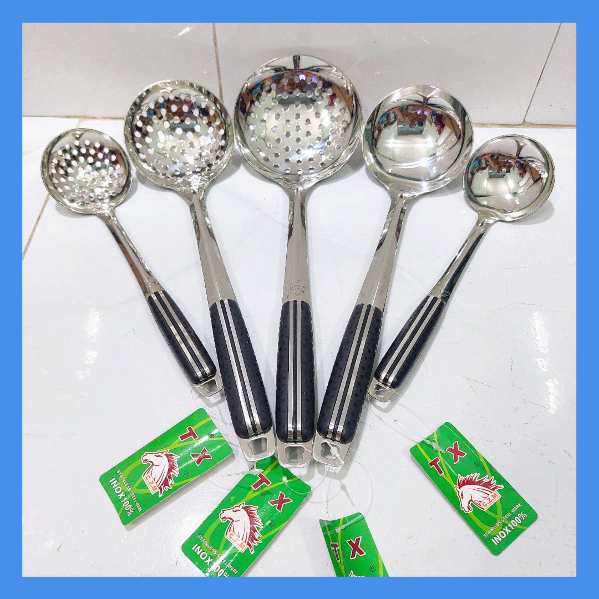 Vá lỗ vá liền _ Muôi lỗ muôi liền inox cán nhựa đen hiệu con ngựa