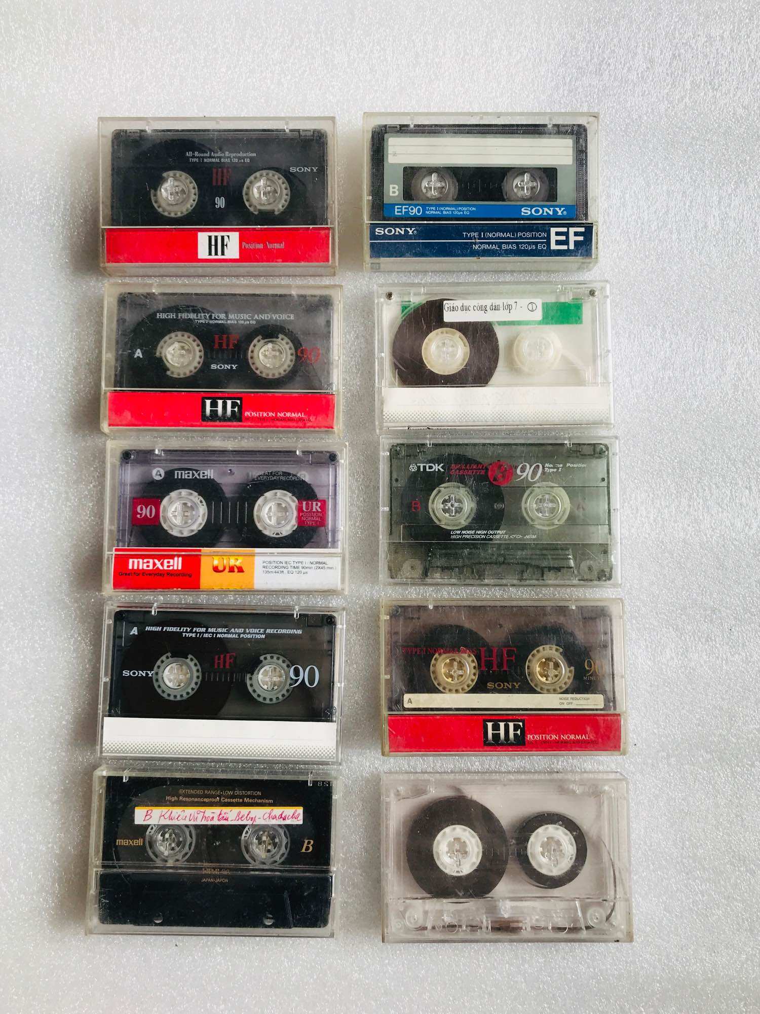 10 cuộn băng cassette cũ,trưng bày trang trí,băng cũ lẫn lộn nhiều hãng