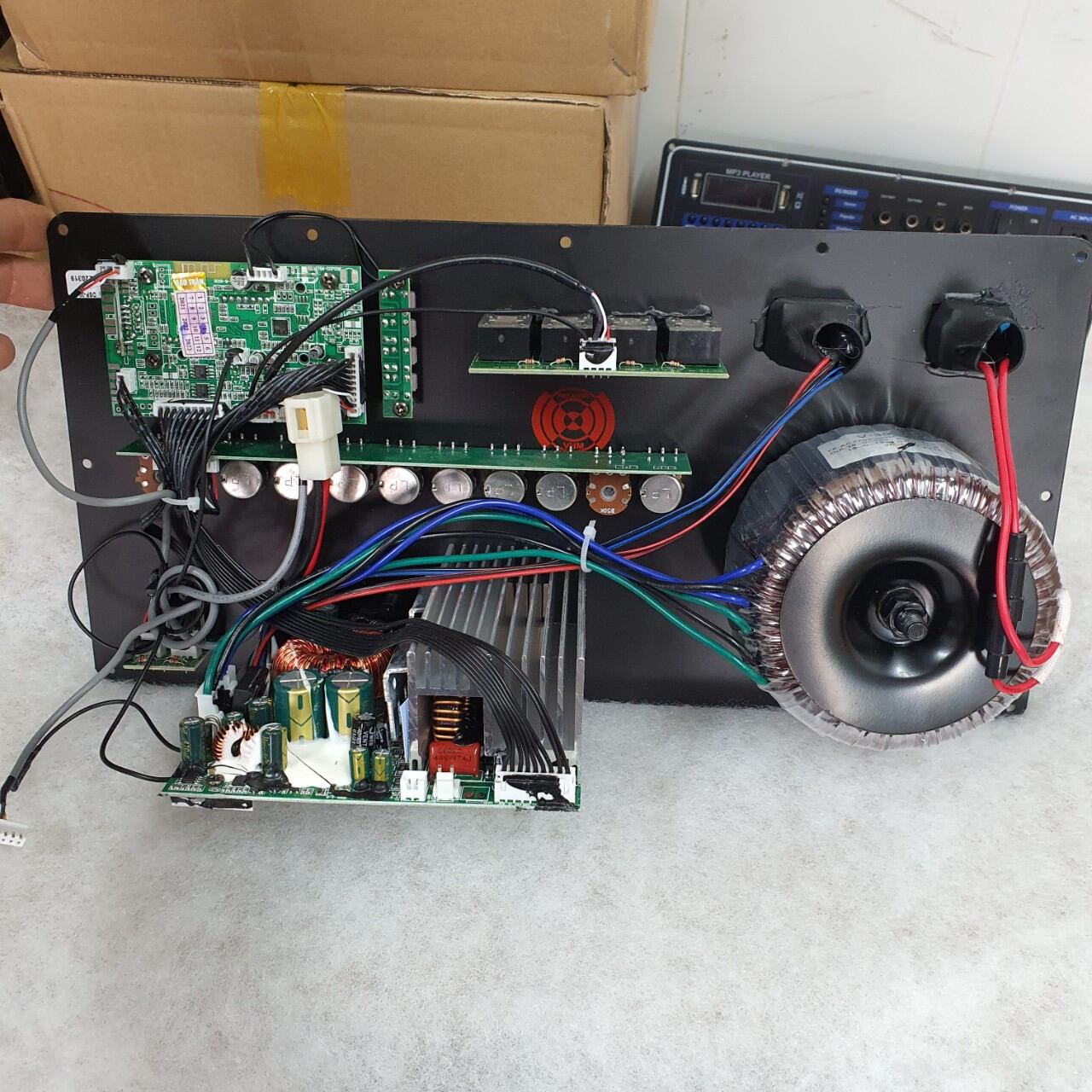 Mạch v250 đỏ les