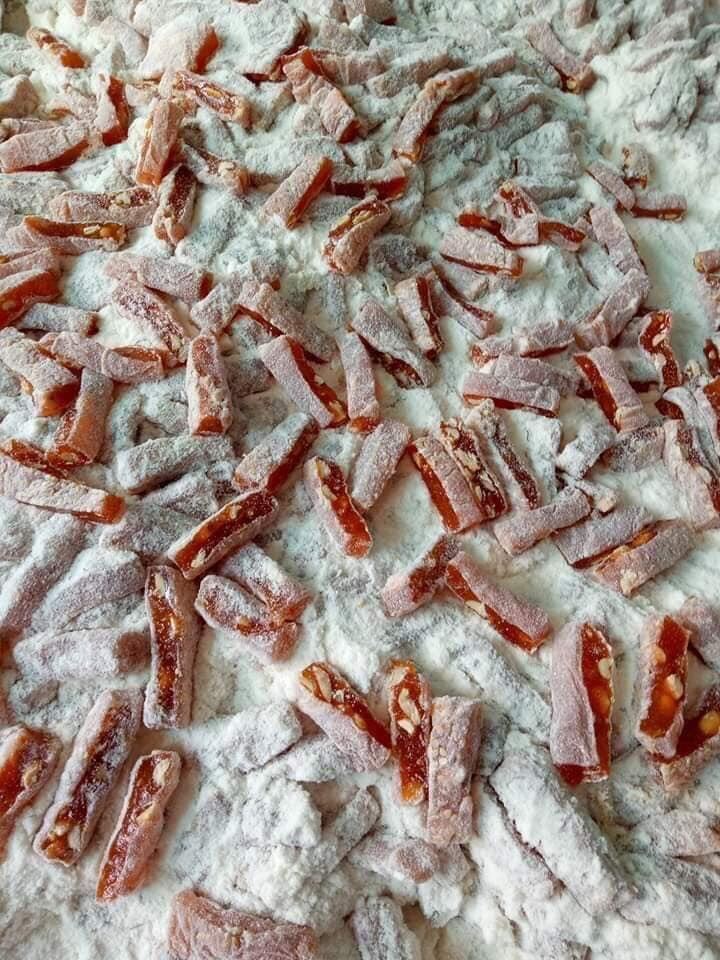 Kẹo chè laM gấc đặc sản Đại Đồng (hộp 500g)