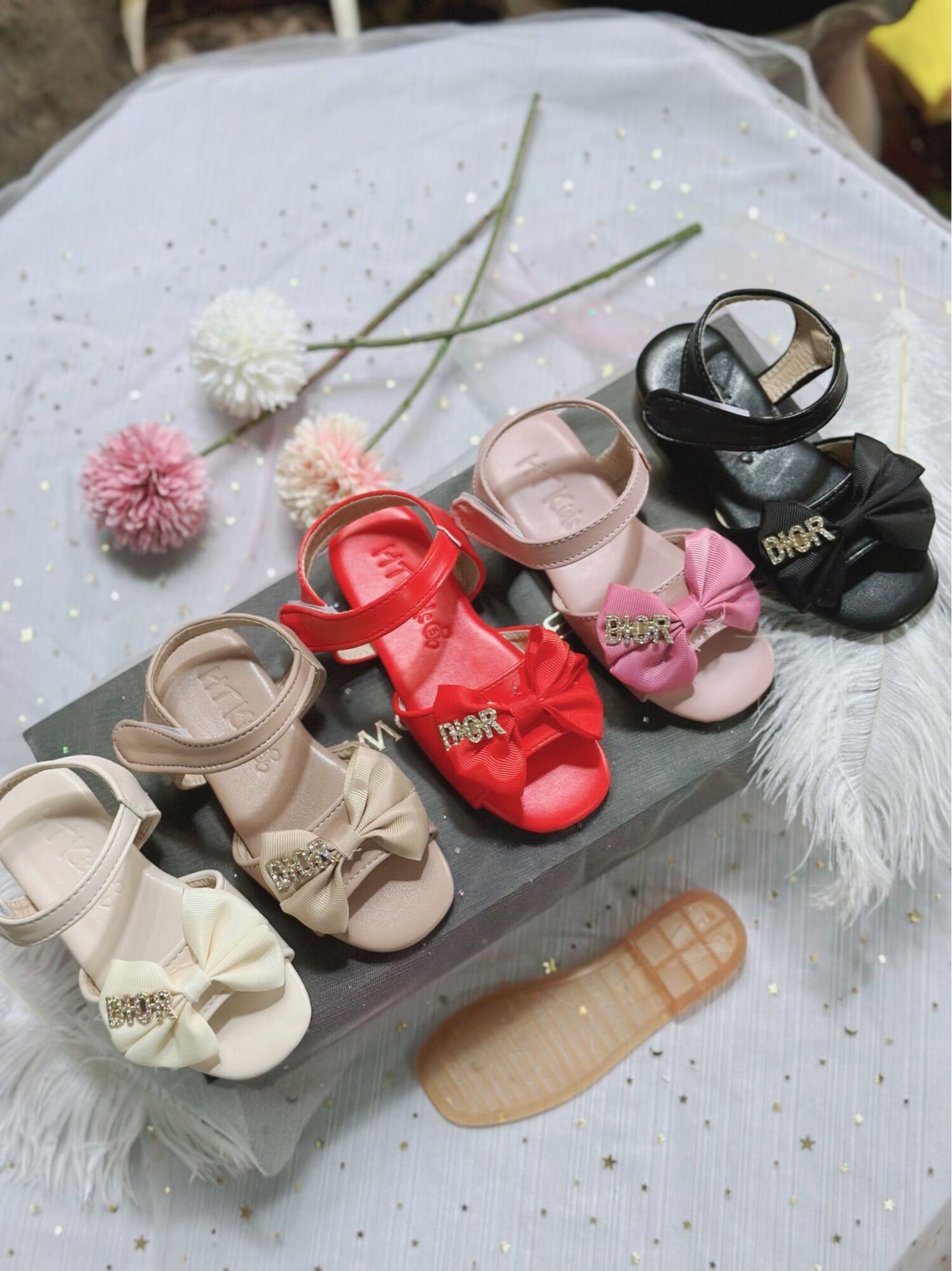 Giày sandal nơ đá xinh cho bé gái