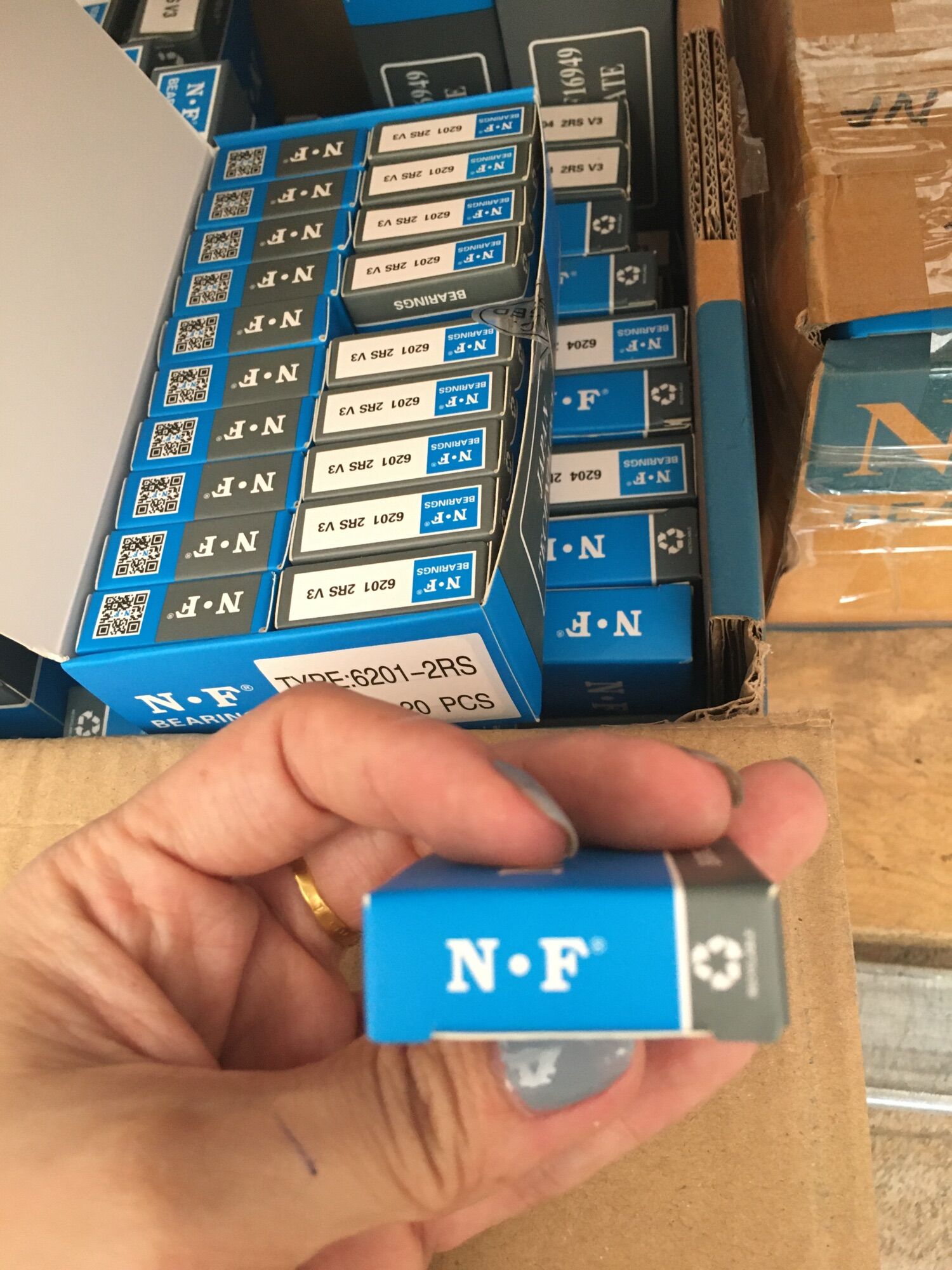 10 vòng bi 6205-2RS hàngNF nhật Kt: (25*52*15 mm)