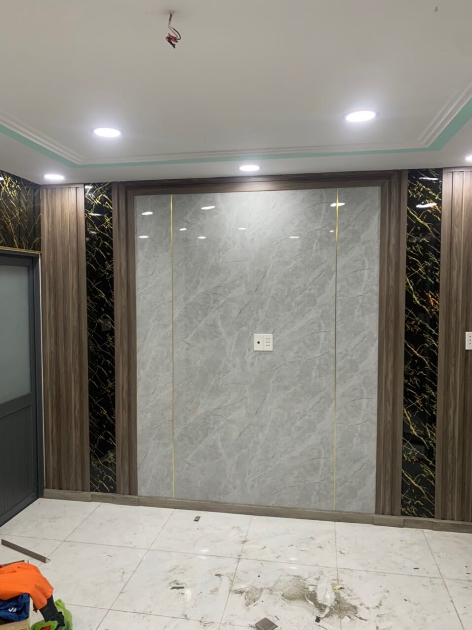 Tấm ốp tường PVC đen vân đá vân mây