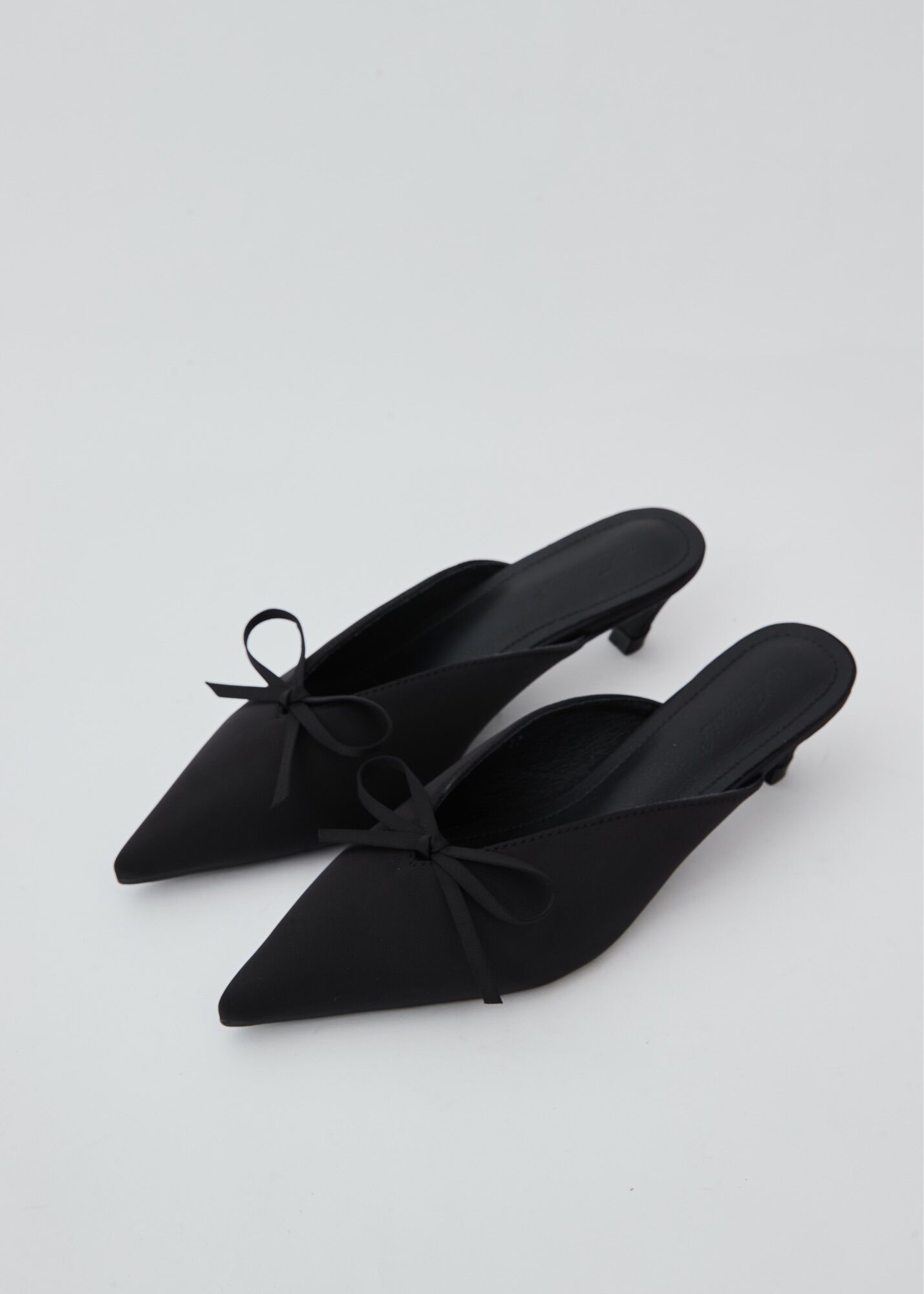 [Nhập RS0822 giảm 30k cho đơn 99k]L81 - ELIANA SILK MULES